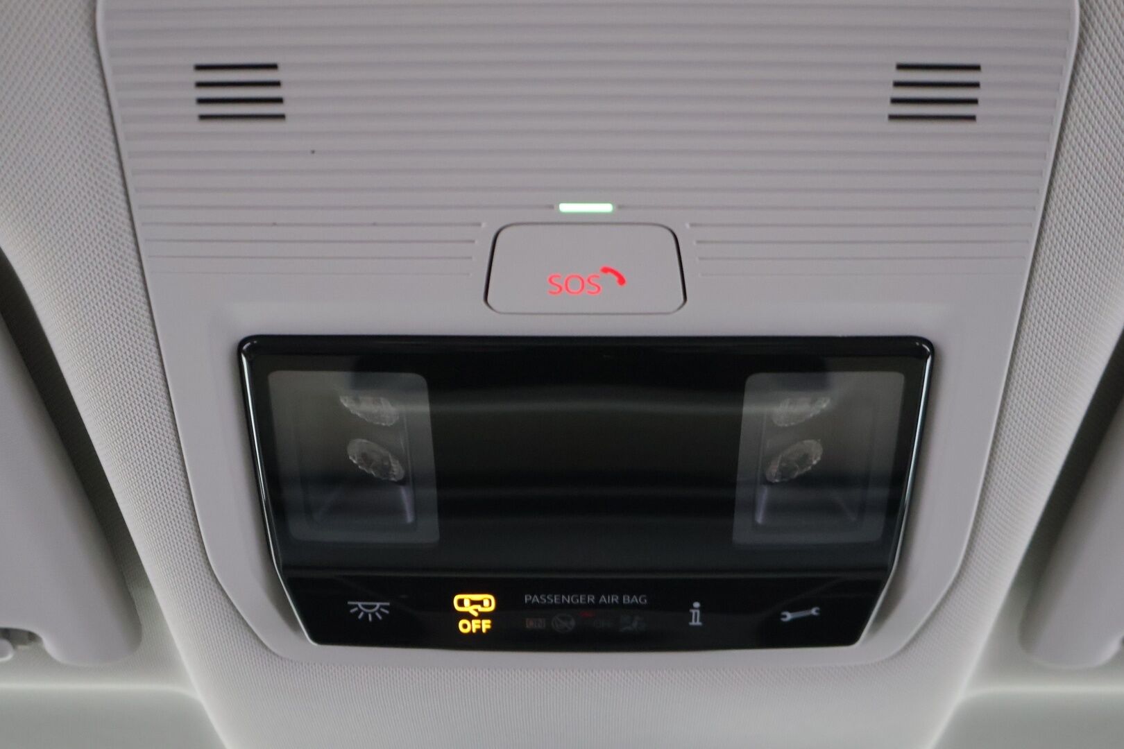 VOLKSWAGEN ID. BUZZ 2023 150kW PRO Business **Adapt.Vakkari / Sähköliukuovet / Matrix-LED / P.kamera / Koukku / Navi / Hierovat Sportpenkit Muistilla / Keyless** - Akku kuntotarkastettu / 2x Latauskaapelit / Merkkihuollettu!