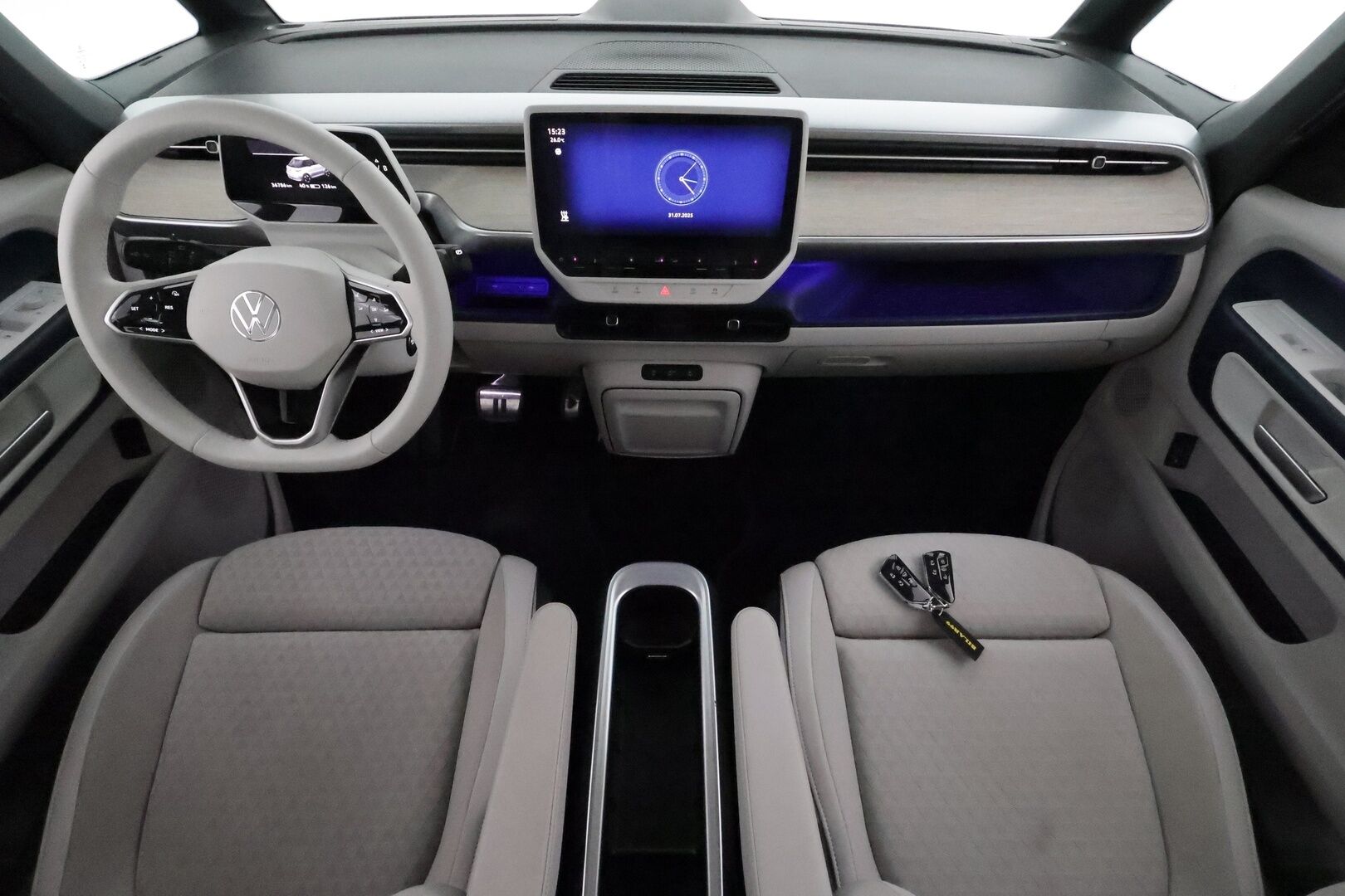 VOLKSWAGEN ID. BUZZ 2023 150kW PRO Business **Adapt.Vakkari / Sähköliukuovet / Matrix-LED / P.kamera / Koukku / Navi / Hierovat Sportpenkit Muistilla / Keyless** - 3,99 % KORKOTARJOUS TÄHÄN AUTOON - Akku kuntotarkastettu / 2x Latauskaapelit / Merkkihuollettu!