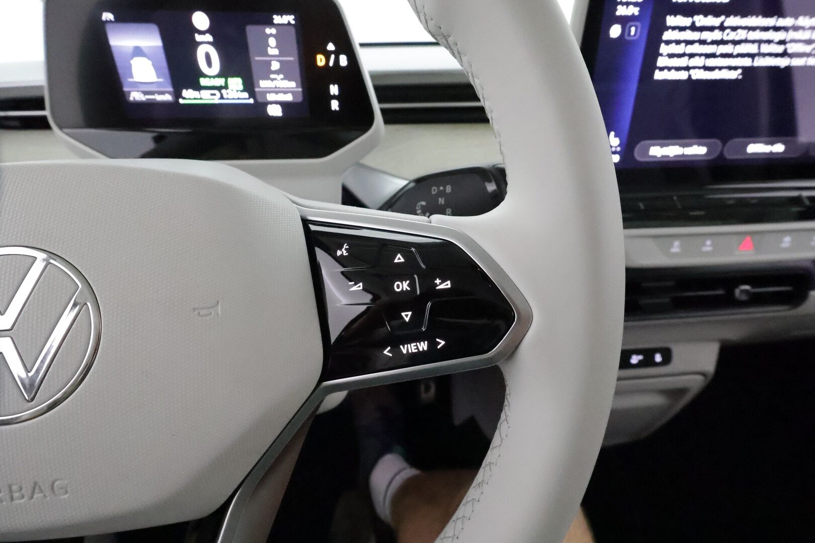 VOLKSWAGEN ID. BUZZ 2023 150kW PRO Business **Adapt.Vakkari / Sähköliukuovet / Matrix-LED / P.kamera / Koukku / Navi / Hierovat Sportpenkit Muistilla / Keyless** - 3,99 % KORKOTARJOUS TÄHÄN AUTOON - Akku kuntotarkastettu / 2x Latauskaapelit / Merkkihuollettu!