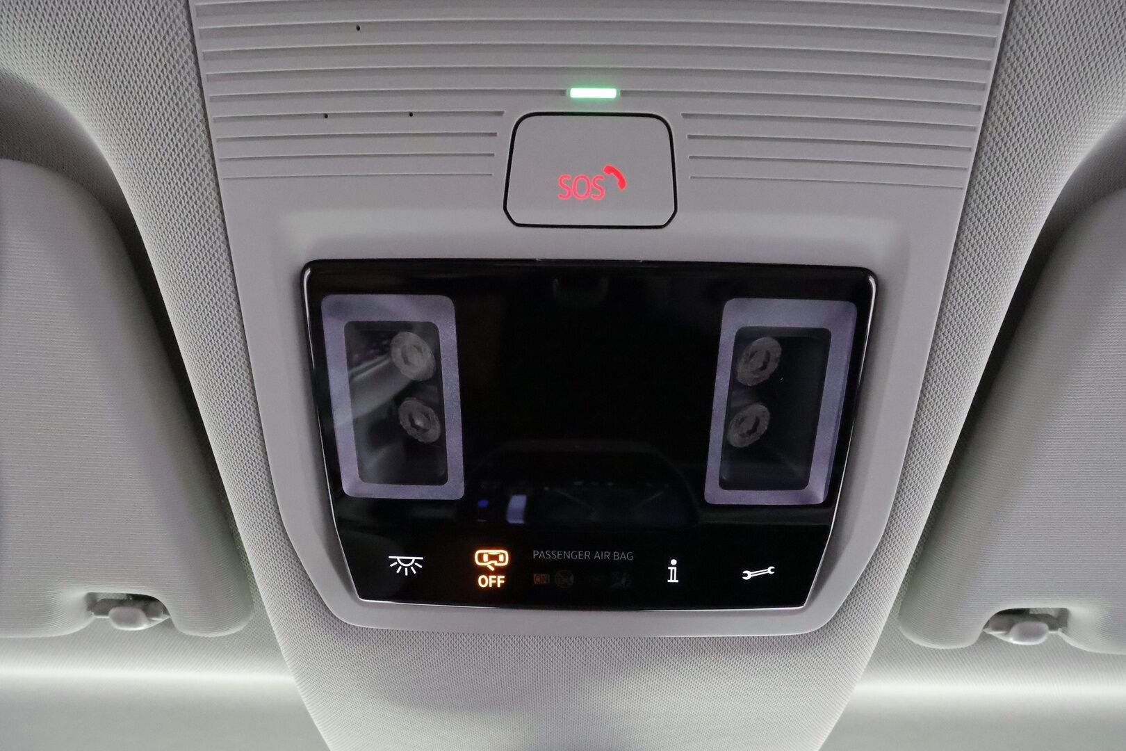 VOLKSWAGEN ID. BUZZ 2023 150kW PRO Business **Adapt.Vakkari / Sähköliukuovet / Matrix-LED / P.kamera / Koukku / Navi / Hierovat Sportpenkit Muistilla / Keyless** - 3,99 % KORKOTARJOUS TÄHÄN AUTOON - Akku kuntotarkastettu / 2x Latauskaapelit / Merkkihuollettu!