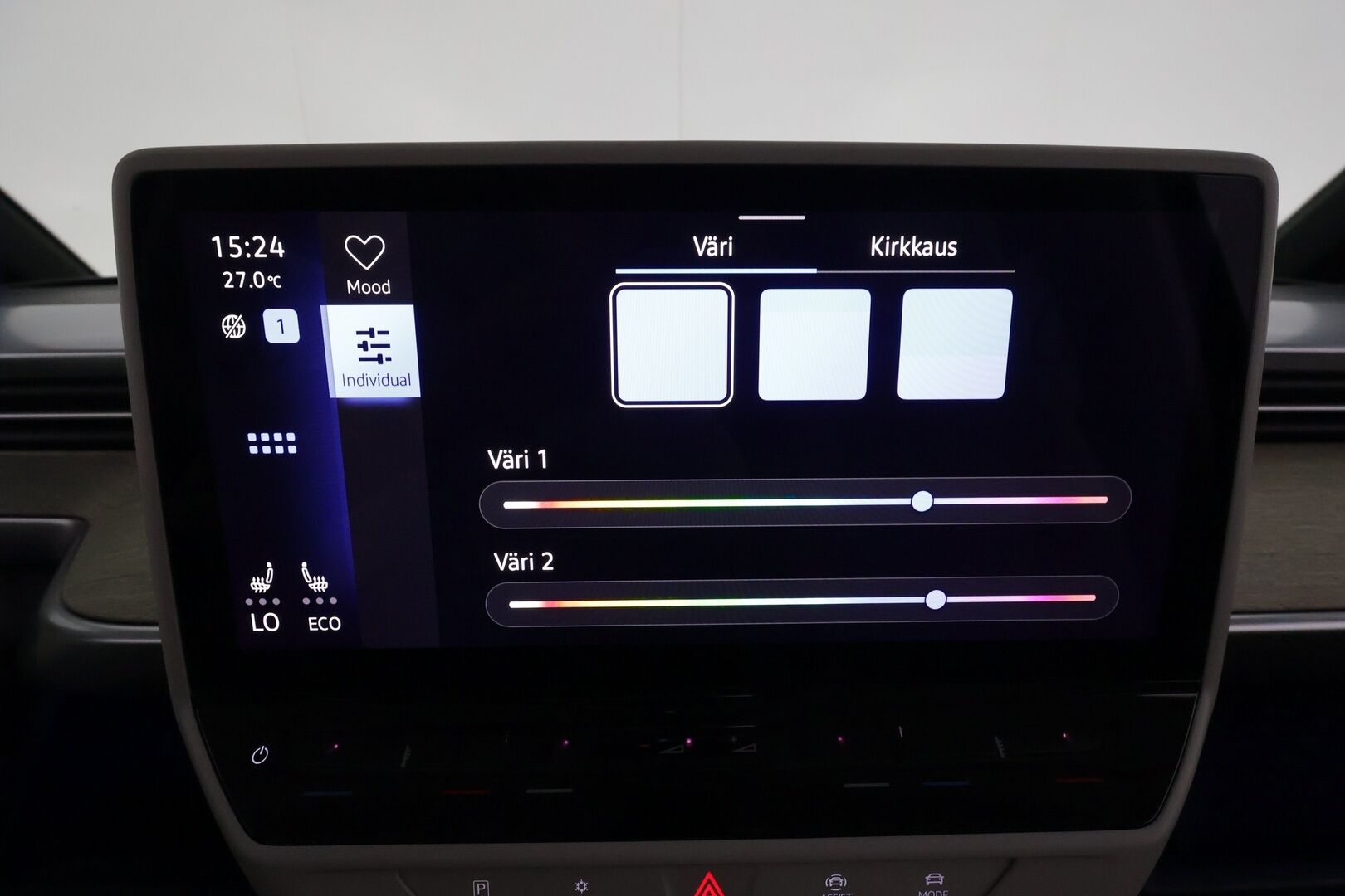 VOLKSWAGEN ID. BUZZ 2023 150kW PRO Business **Adapt.Vakkari / Sähköliukuovet / Matrix-LED / P.kamera / Koukku / Navi / Hierovat Sportpenkit Muistilla / Keyless** - 3,99 % KORKOTARJOUS TÄHÄN AUTOON - Akku kuntotarkastettu / 2x Latauskaapelit / Merkkihuollettu!