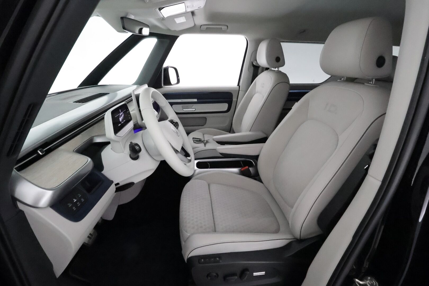VOLKSWAGEN ID. BUZZ 2023 150kW PRO Business **Adapt.Vakkari / Sähköliukuovet / Matrix-LED / P.kamera / Koukku / Navi / Hierovat Sportpenkit Muistilla / Keyless** - 3,99 % KORKOTARJOUS TÄHÄN AUTOON - Akku kuntotarkastettu / 2x Latauskaapelit / Merkkihuollettu!