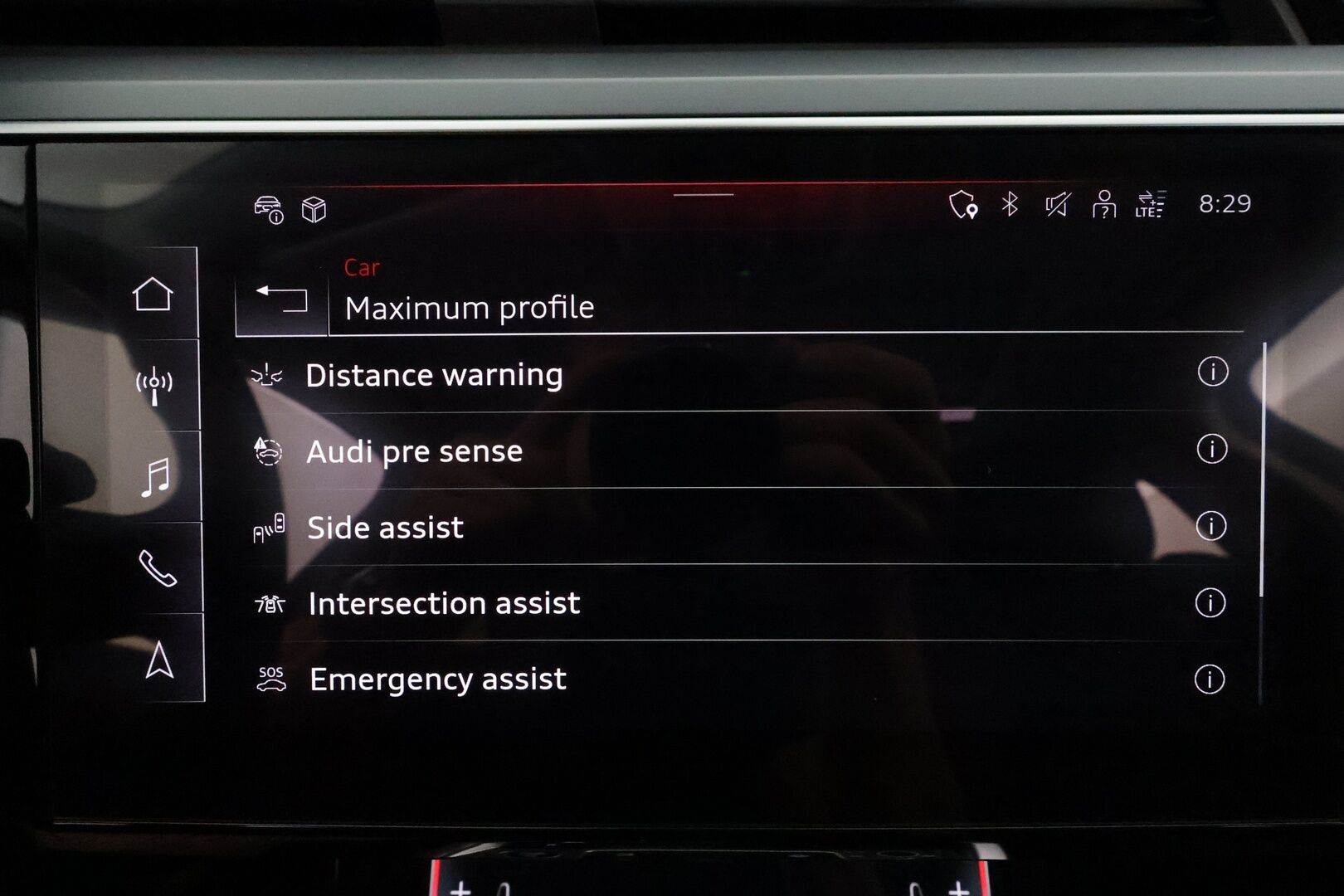 AUDI E-TRON 2023 55 **Adapt.vakkari / Sähköpenkit / Muistipenkki / P.kamera / Digimittaristo / Puolinahat / Panorama / Navi / Ilma-alusta** - 3,99 % KORKOTARJOUS TÄHÄN AUTOON - Kahdet renkaat aluvanteilla / Merkkihuollettu