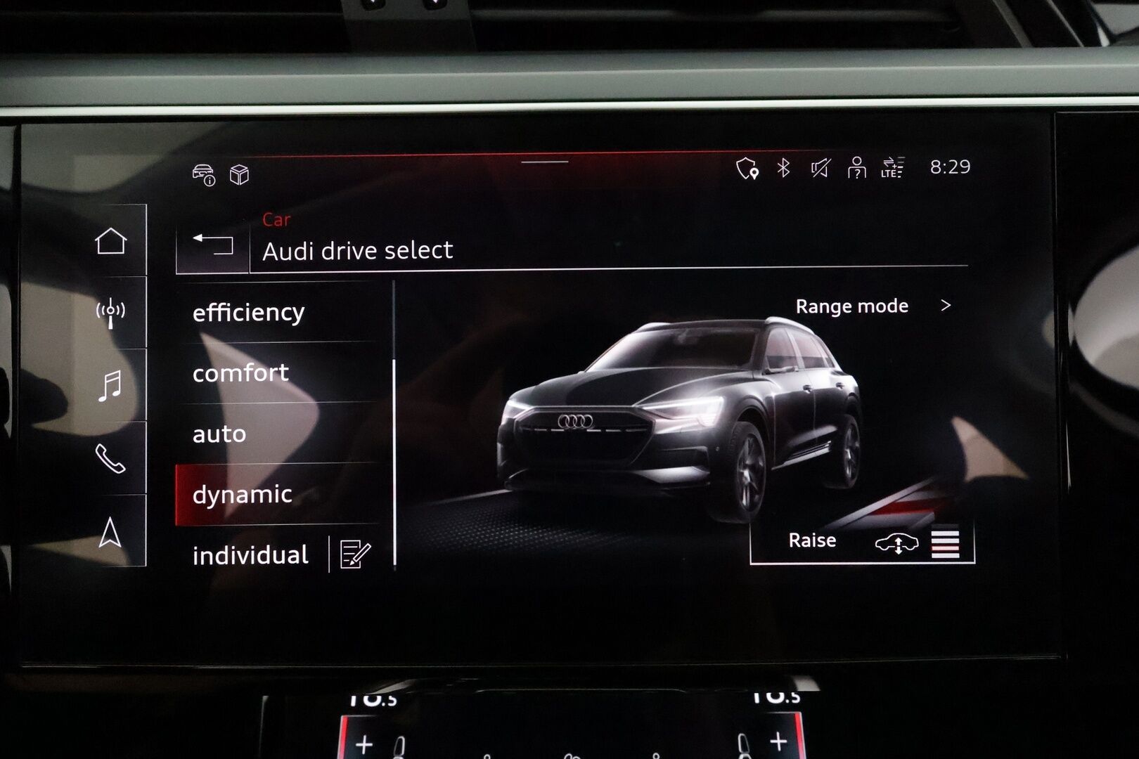 AUDI E-TRON 2023 55 **Adapt.vakkari / Sähköpenkit / Muistipenkki / P.kamera / Digimittaristo / Puolinahat / Panorama / Navi / Ilma-alusta** - 3,99 % KORKOTARJOUS TÄHÄN AUTOON - Kahdet renkaat aluvanteilla / Merkkihuollettu