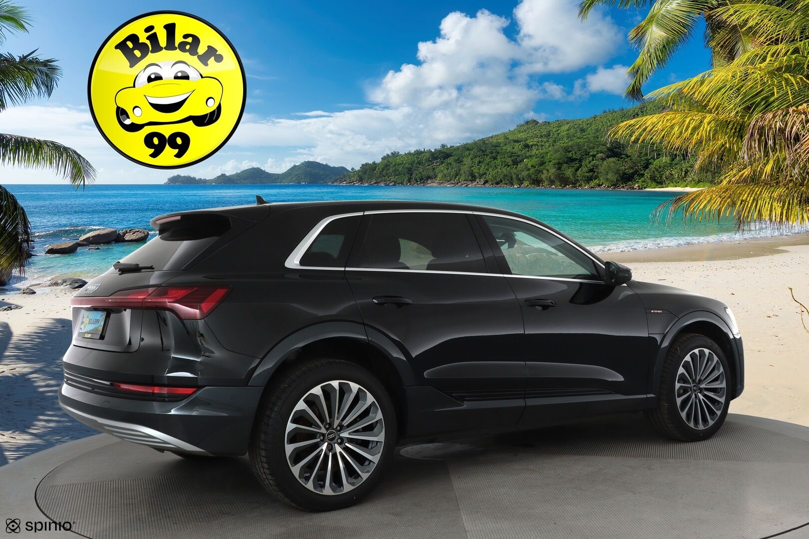 AUDI E-TRON 2023 55 **Adapt.vakkari / Sähköpenkit / Muistipenkki / P.kamera / Digimittaristo / Puolinahat / Panorama / Navi / Ilma-alusta** - 3,99 % KORKOTARJOUS TÄHÄN AUTOON - Kahdet renkaat aluvanteilla / Merkkihuollettu