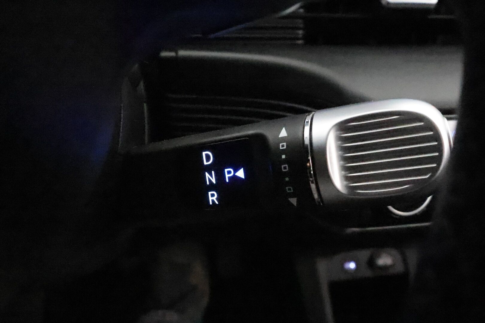 HYUNDAI IONIQ 5 2022 73 kWh 305 hv AWD Style - Lämpöpumppu / Adapt.Vakkari / 360-Kamera / BLIS / Digimittari / HDA / KeylessGo / Hyvät varusteet / Juuri tullut Tampereelle!