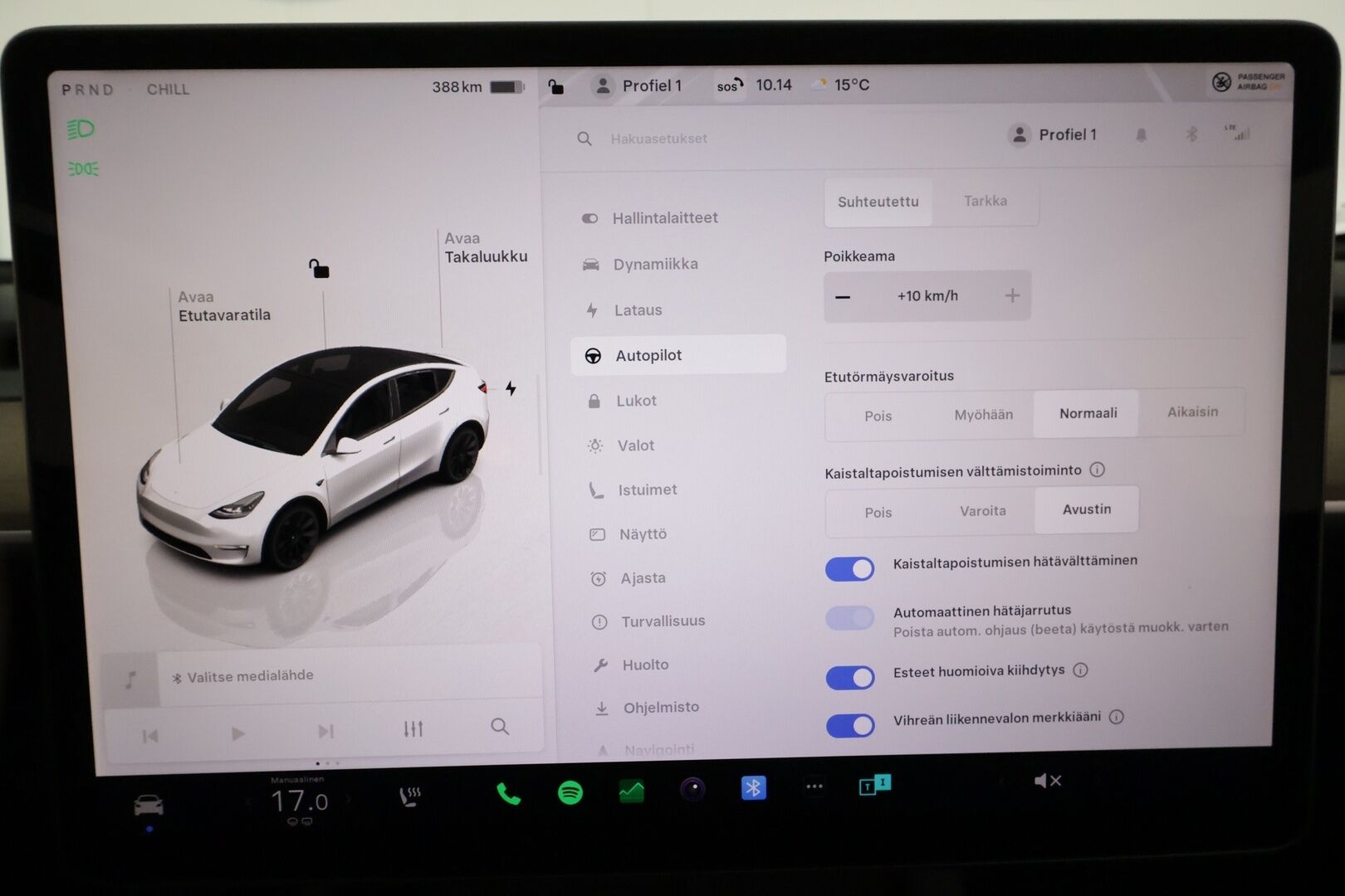 TESLA MODEL Y 2022 Long Range Dual Motor AWD **Lasikatto / Lämpöpumppu / Adapt.Vakkari / Matrix-LED / P. Kamera / Muistipenkki / Navi** - 3,99 % KORKOTARJOUS TÄHÄN AUTOON 31.8. ASTI! - 
