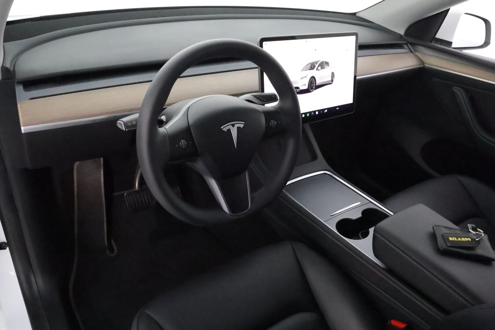 TESLA MODEL Y 2022 Long Range Dual Motor AWD **Lasikatto / Lämpöpumppu / Adapt.Vakkari / Matrix-LED / P. Kamera / Muistipenkki / Navi** - 3,99 % KORKOTARJOUS TÄHÄN AUTOON 31.8. ASTI! - 