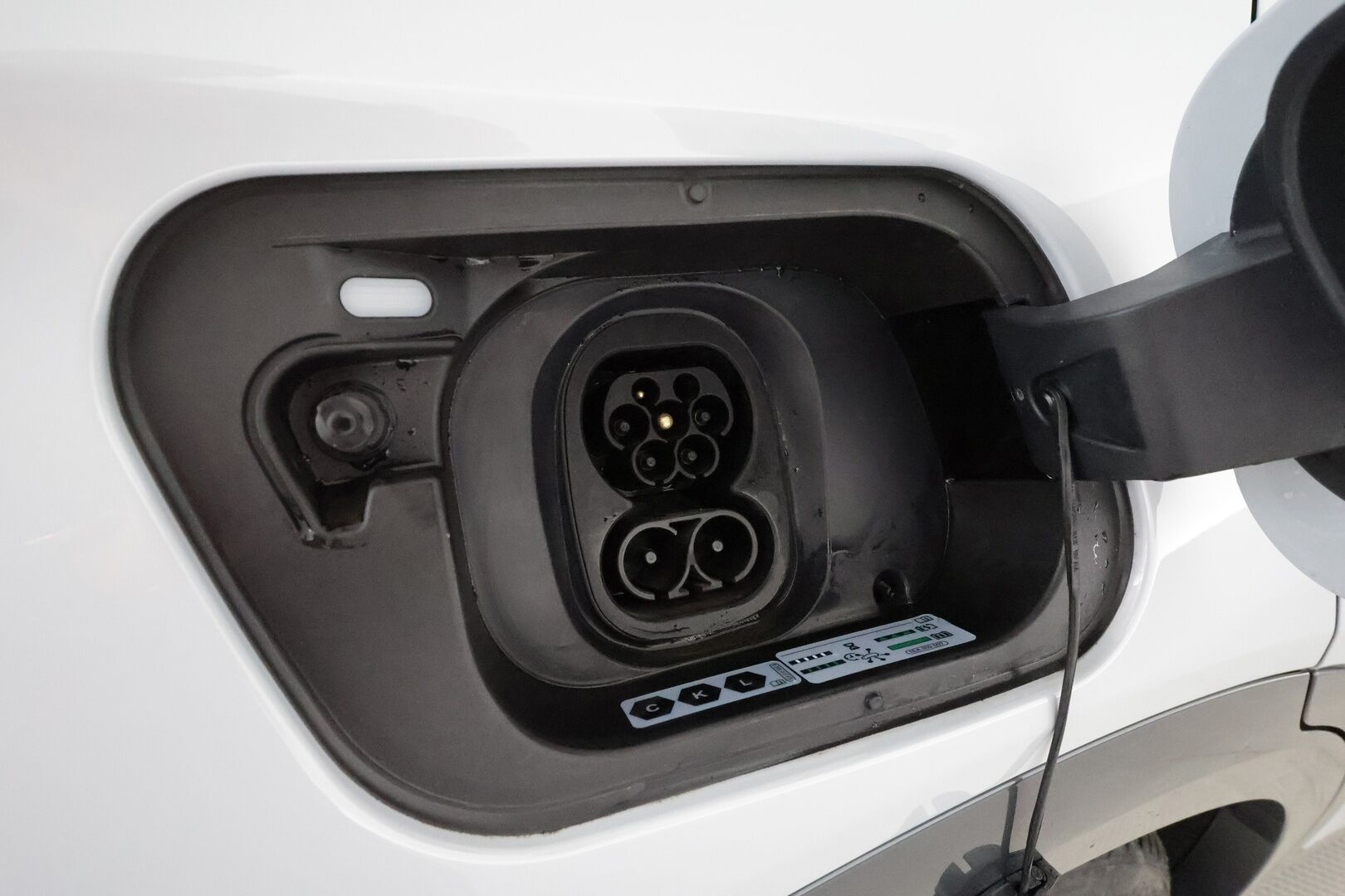 CUPRA TAVASCAN 2024 VZ Adrenaline **HUD / Panorama / Adapt.vakkari / Matrix LED / Lämpöpumppu / Navi / Muistipenkit** - 3,99 % KORKOTARJOUS TÄHÄN AUTOON 31.8. ASTI! - Sporttipenkit / Nahka-Alcantara / Digimittaristo / Penkinlämmittimet takana / Ratin lämmitin / 360.kamera
