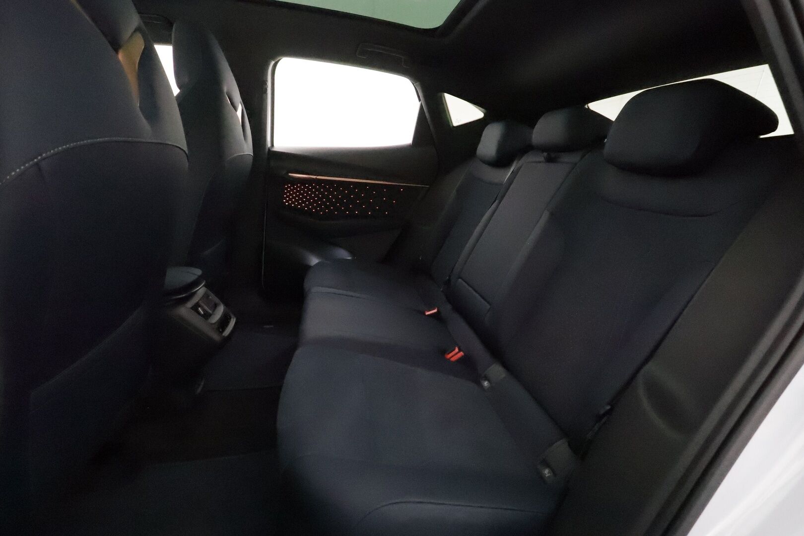 CUPRA TAVASCAN 2024 VZ Adrenaline **HUD / Panorama / Adapt.vakkari / Matrix LED / Lämpöpumppu / Navi / Muistipenkit** - 3,99 % KORKOTARJOUS TÄHÄN AUTOON 31.8. ASTI! - Sporttipenkit / Nahka-Alcantara / Digimittaristo / Penkinlämmittimet takana / Ratin lämmitin / 360.kamera