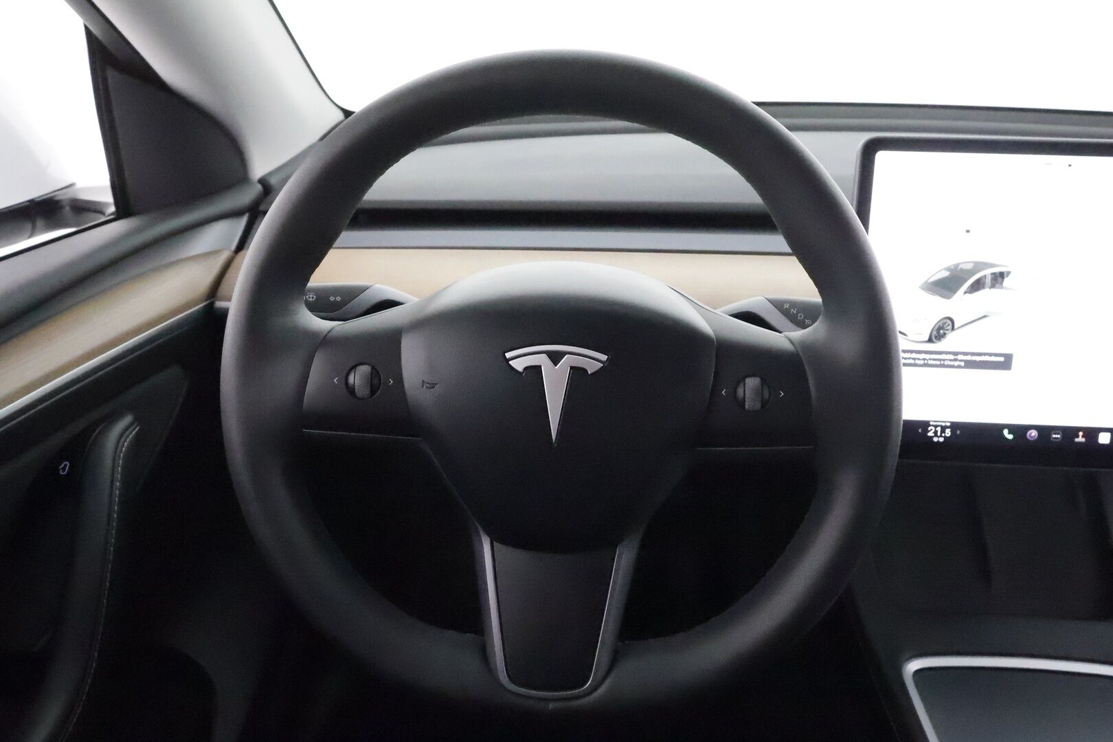 TESLA MODEL Y 2021 Long Range Dual Motor AWD * Vetokoukku / Lasikatto / Lämpöpumppu / ACC / Matrix / P. Kamera / Navi / Keyless * - 2x renkaat ja vanteet / Akku kuntotarkastettu - Osta nyt, maksa vasta ensi vuonna