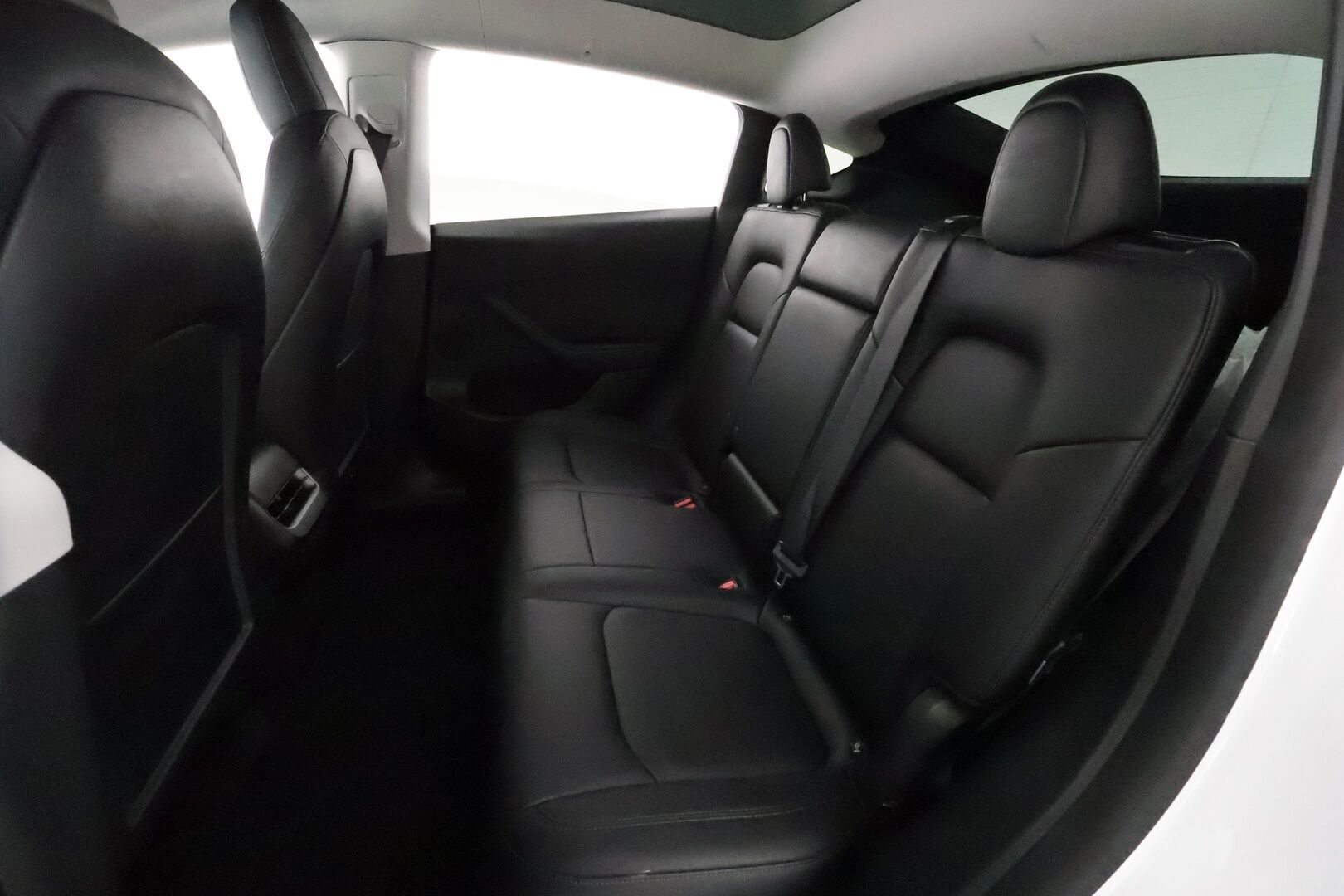 TESLA MODEL Y 2021 Long Range Dual Motor AWD **Lasikatto / Lämpöpumppu / Adapt.Vakkari / Matrix-LED / P. Kamera / Navi / Keyless** - 3,99 % KORKOTARJOUS TÄHÄN AUTOON 7.9. ASTI! - Kahdet Renkaat