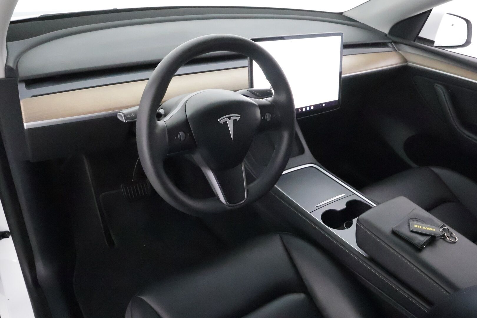 TESLA MODEL Y 2021 Long Range Dual Motor AWD **Lasikatto / Lämpöpumppu / Adapt.Vakkari / Matrix-LED / P. Kamera / Navi / Keyless** - 3,99 % KORKOTARJOUS TÄHÄN AUTOON 7.9. ASTI! - Kahdet Renkaat