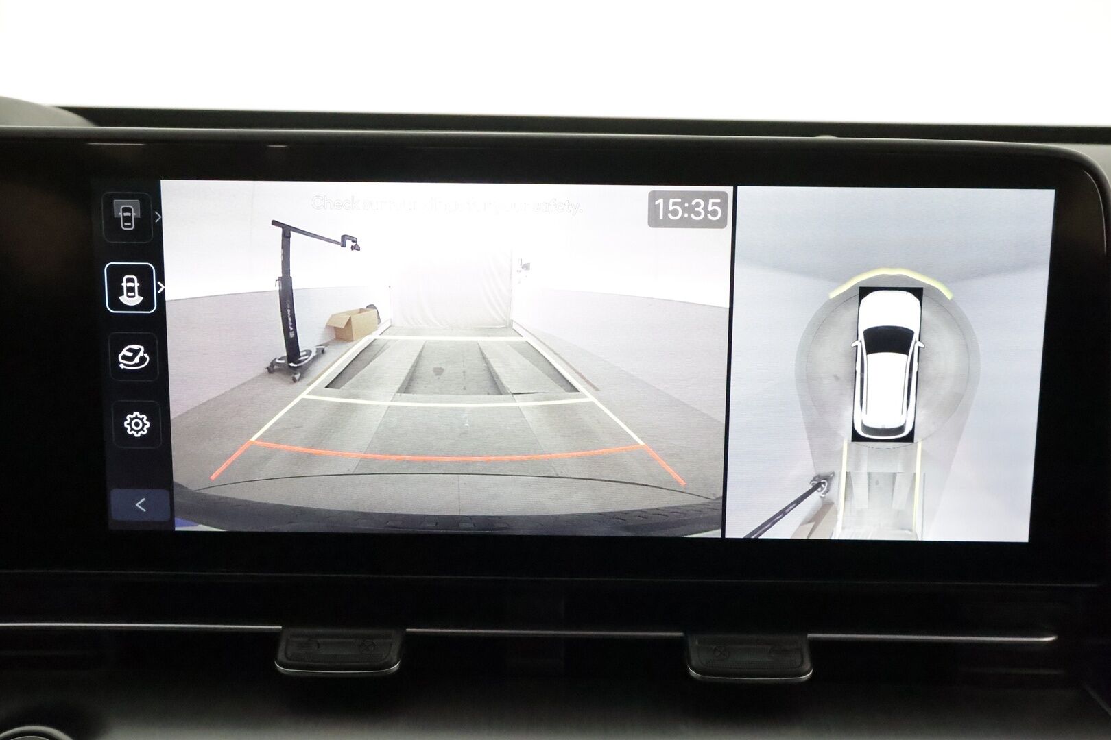 HYUNDAI KONA 2024 65 kWh 217 hv Premium **Adapt.vakkari / HUD / Bose / Lämpöpumppu / Sähköpenkit ilmastoinnilla / LED** - Penkinlämmittimet takana / Muistipenkki / WIdescreen / Ratin lämmitin / KeylessGo / 360.kamera