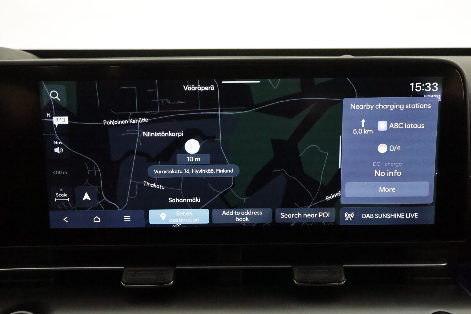 HYUNDAI KONA 2024 65 kWh 217 hv Premium **Adapt.vakkari / HUD / Bose / Lämpöpumppu / Sähköpenkit ilmastoinnilla / LED** - Penkinlämmittimet takana / Muistipenkki / WIdescreen / Ratin lämmitin / KeylessGo / 360.kamera