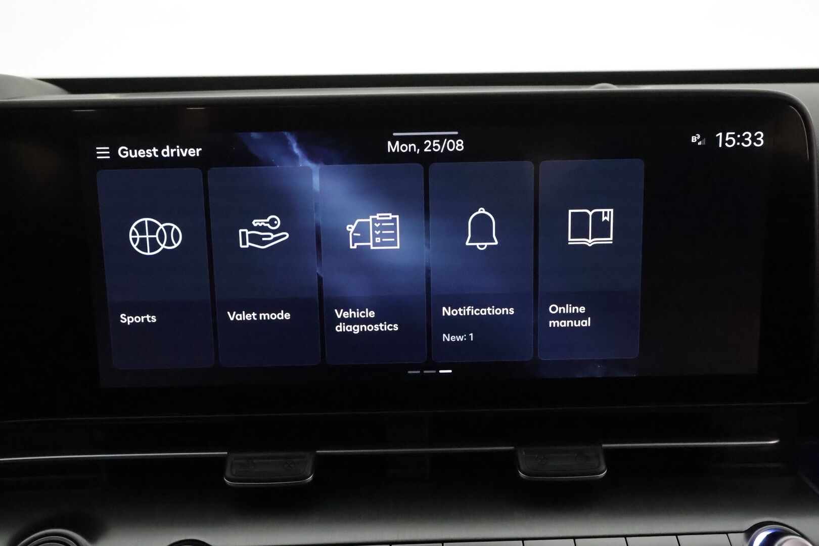 HYUNDAI KONA 2024 65 kWh 217 hv Premium **Adapt.vakkari / HUD / Bose / Lämpöpumppu / Sähköpenkit ilmastoinnilla / LED** - Penkinlämmittimet takana / Muistipenkki / WIdescreen / Ratin lämmitin / KeylessGo / 360.kamera