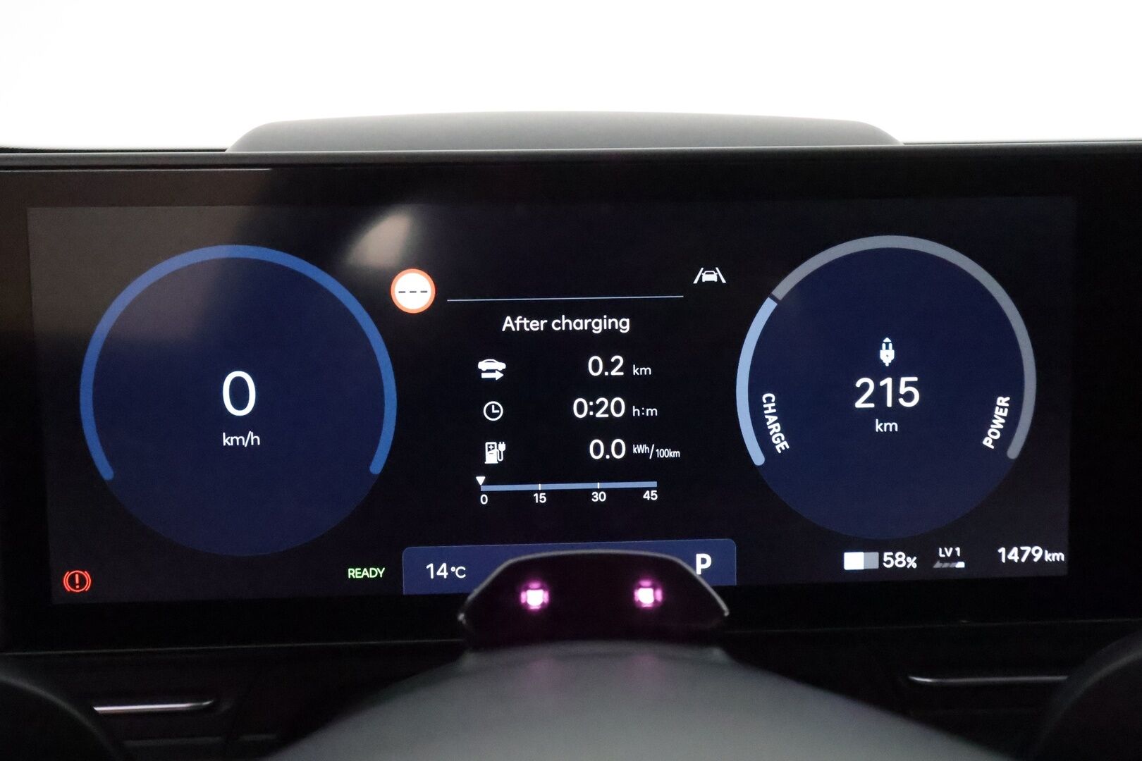 HYUNDAI KONA 2024 65 kWh 217 hv Premium **Adapt.vakkari / HUD / Bose / Lämpöpumppu / Sähköpenkit ilmastoinnilla / LED** - Penkinlämmittimet takana / Muistipenkki / WIdescreen / Ratin lämmitin / KeylessGo / 360.kamera