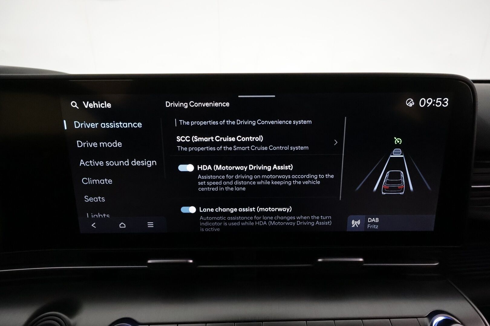 HYUNDAI KONA 2024 65 kWh 217 hv Premium **Adapt.vakkari / HUD / Bose / Lämpöpumppu / Sähköpenkit ilmastoinnilla / LED** - 3,99 % KORKOTARJOUS TÄHÄN AUTOON 31.8. ASTI! - Merkkihuollettu / Muistipenkki / Penkinlämmittimet takana / Ratin lämmitin / KeylessGo / 360.kamera 