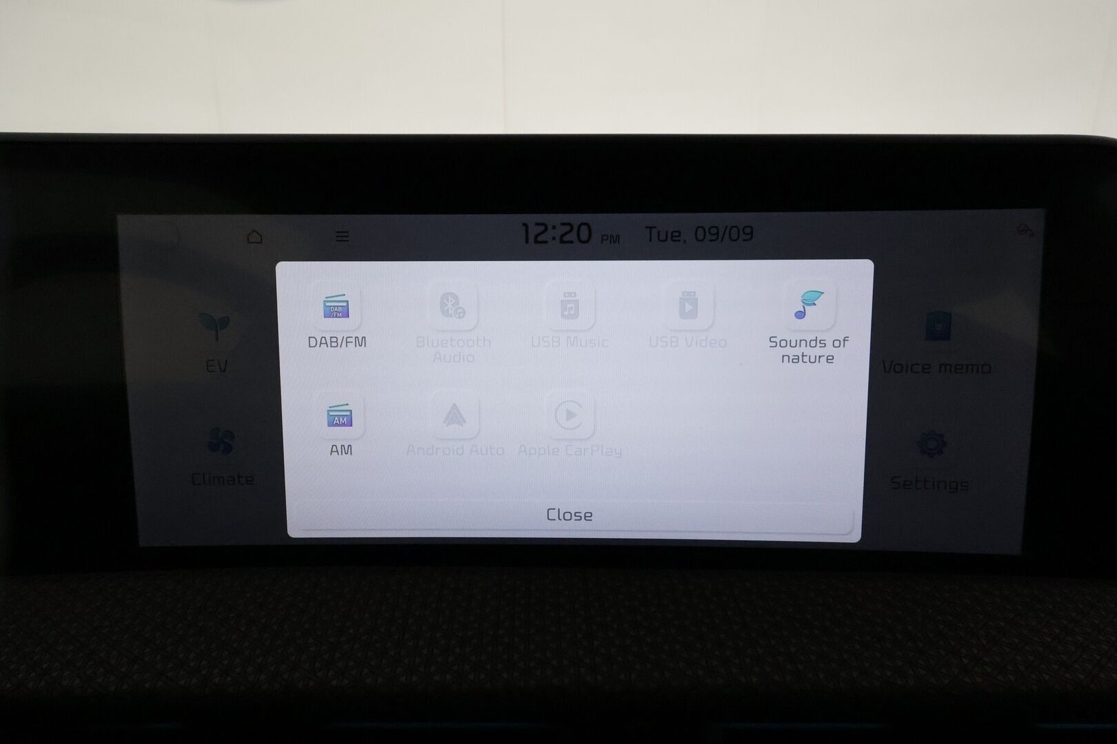 KIA EV6 2022 AWD 77 kWh 325 hv **ACC / HUD / Meridian / 360° / ILP / Ilmastoidut nahat / Muistipenkki / Navi / LED / KeylessGo** - 3,99 % KORKOTARJOUS TÄHÄN AUTOON 14.9. ASTI! - Merkkihuollettu