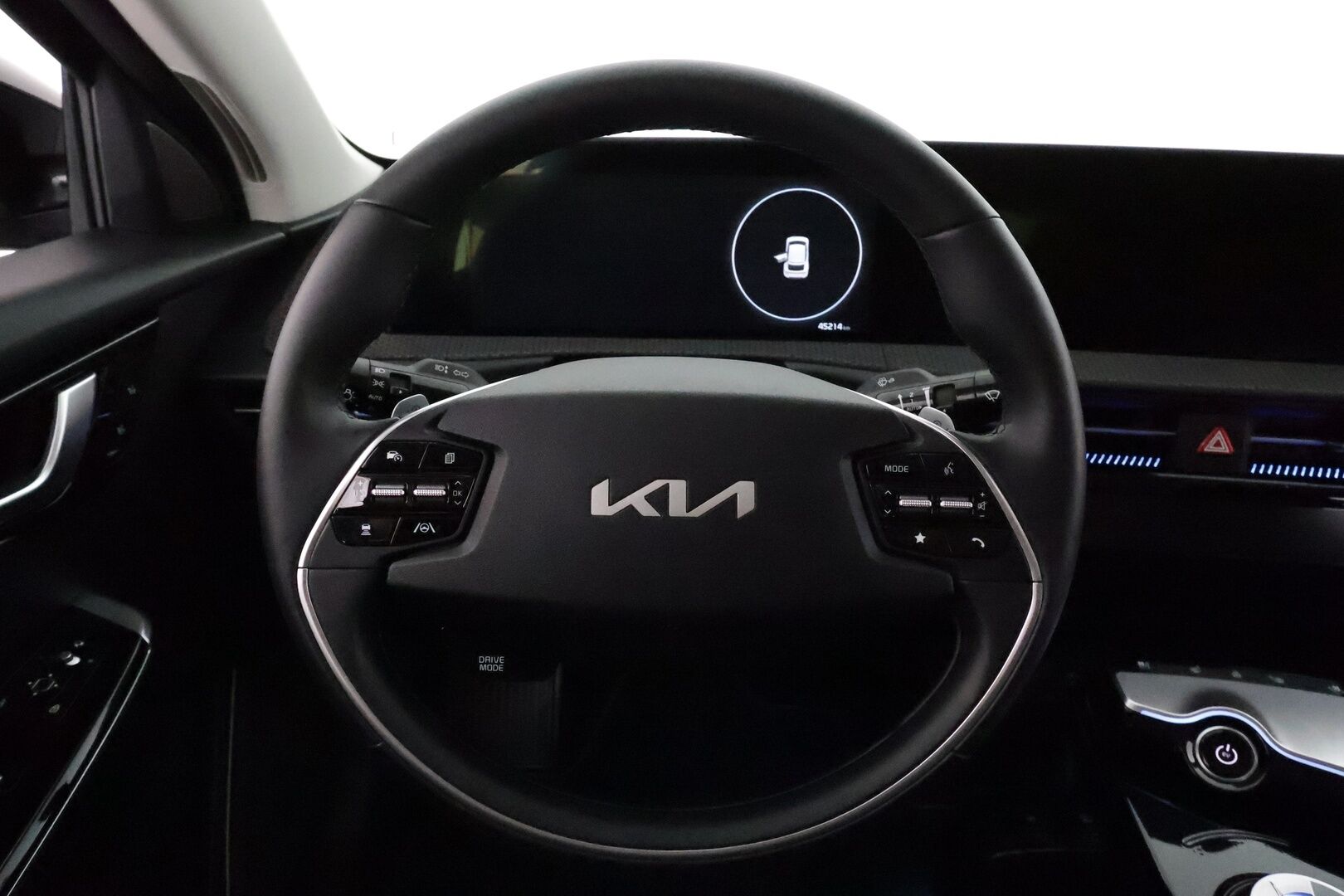 KIA EV6 2022 AWD 77 kWh 325 hv **ACC / HUD / Meridian / 360° / ILP / Ilmastoidut nahat / Muistipenkki / Navi / LED / KeylessGo** - 3,99 % KORKOTARJOUS TÄHÄN AUTOON 14.9. ASTI! - Merkkihuollettu