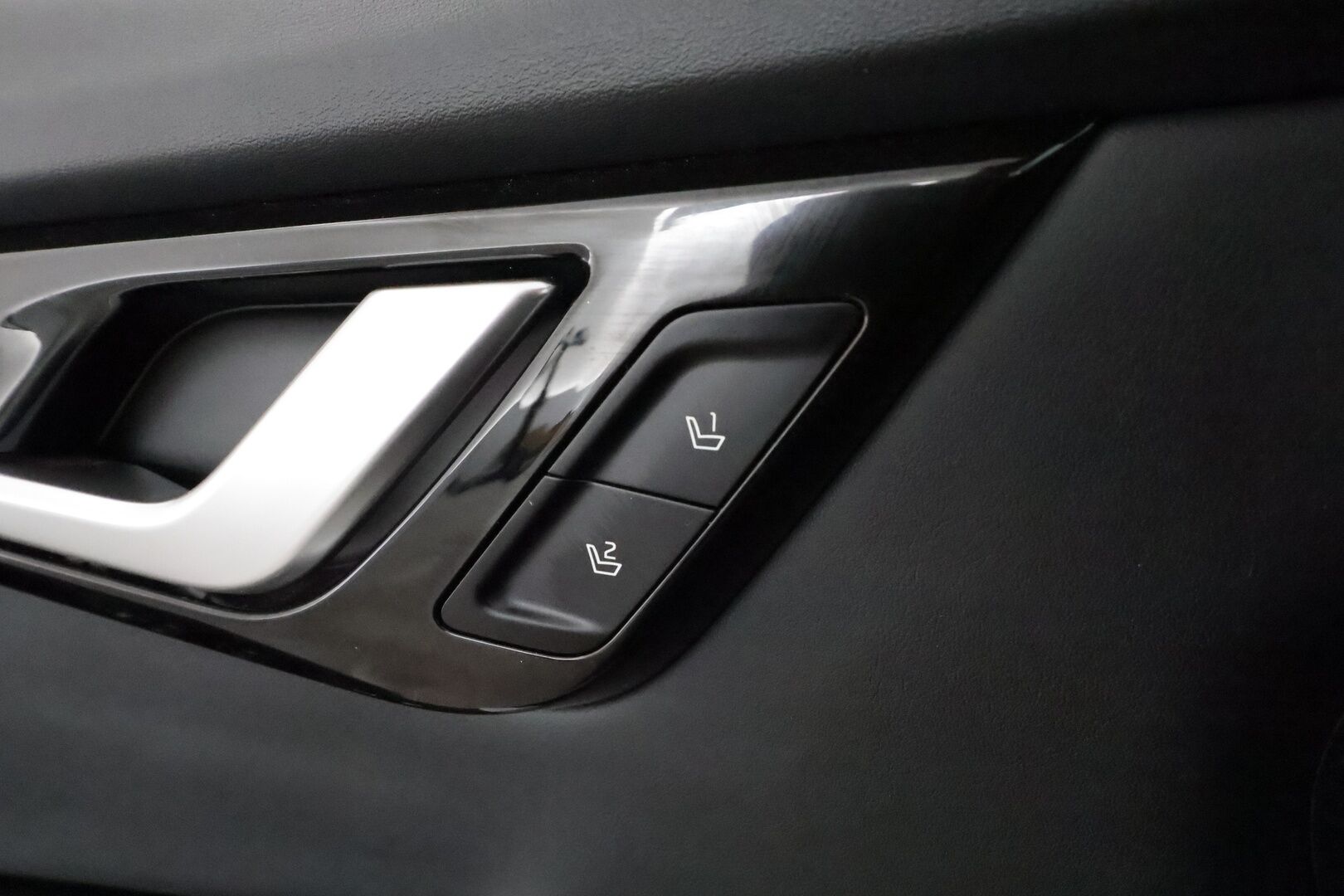 KIA EV6 2022 AWD 77 kWh 325 hv **ACC / HUD / Meridian / 360° / ILP / Ilmastoidut nahat / Muistipenkki / Navi / LED / KeylessGo** - 3,99 % KORKOTARJOUS TÄHÄN AUTOON 14.9. ASTI! - Merkkihuollettu