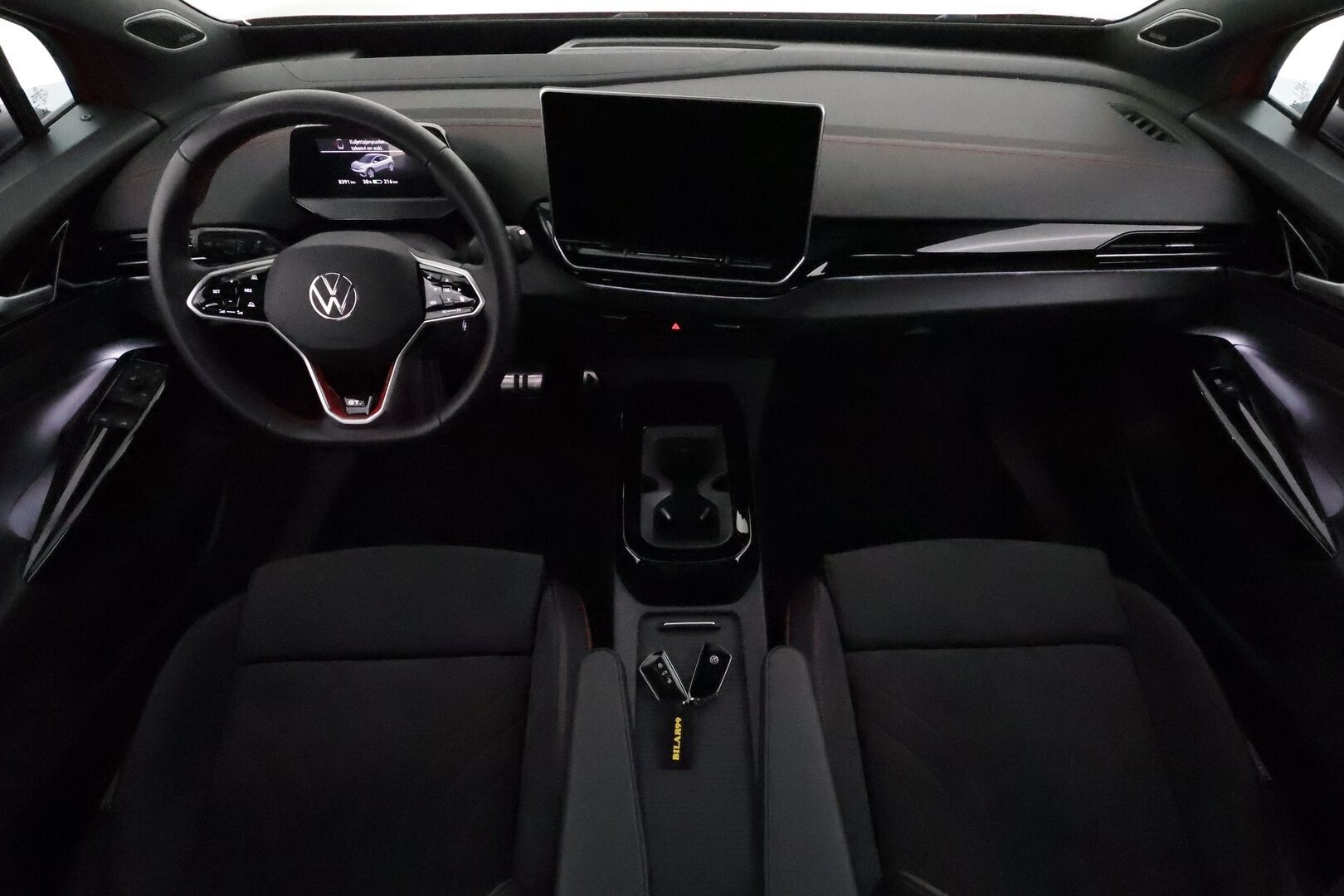 VOLKSWAGEN ID.5 2025 GTX 4MOTION 250 kW **Lasikatto / ILP / Koukku / ACC / IQ Light / 360° / Hierovat Sporttipenkit Muistilla / Navi** - 2,99 % KORKOTARJOUS TÄHÄN AUTOON 14.9. ASTI! - Kahdet Renkaat / **HUIPPU KAMOILLA**