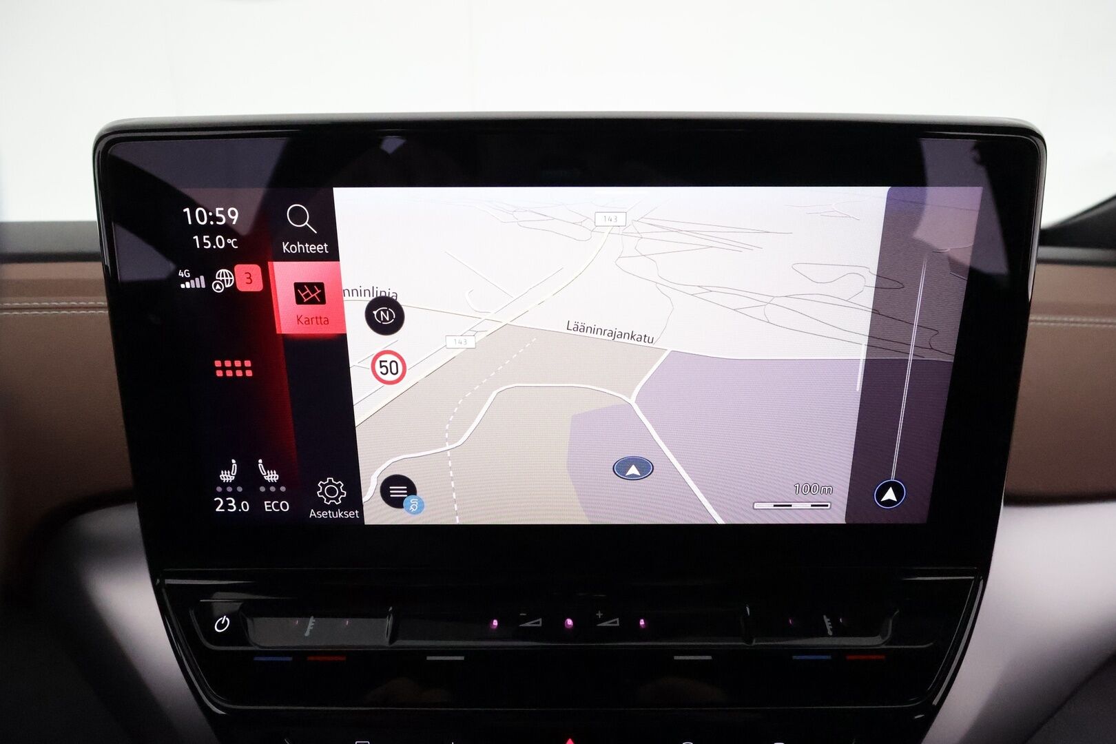 VOLKSWAGEN ID.4 2022 Pro Performance 150 kW **ILP / ACC / Matrix-LED / P.kamera / Navi / Kaistavahti / Nahka-Alcantara** - 2x Latauskaapelit / Merkkihuollettu!
