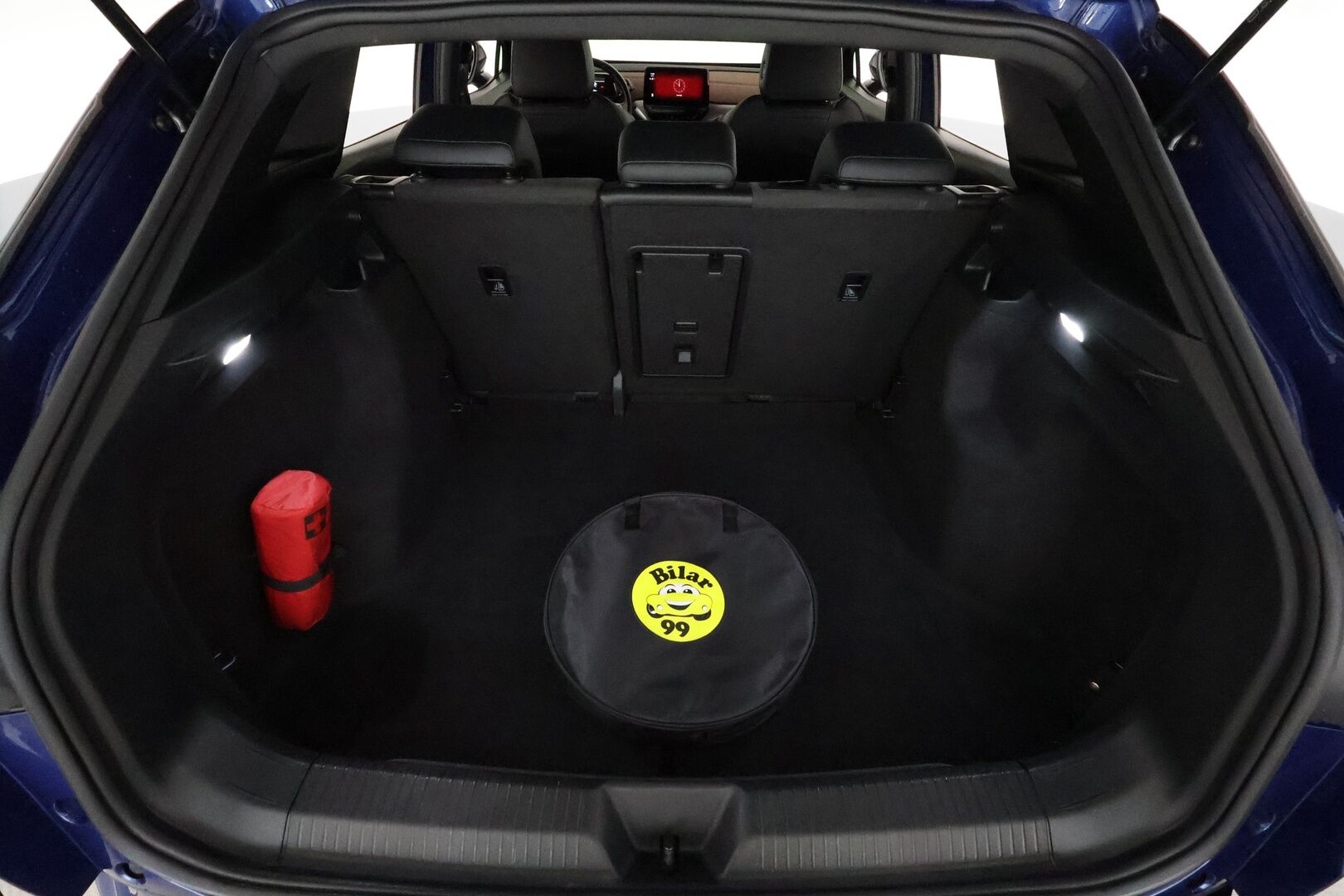 VOLKSWAGEN ID.4 2022 Pro Performance 150 kW **ILP / ACC / Matrix-LED / P.kamera / Navi / Kaistavahti / Nahka-Alcantara** - 2x Latauskaapelit / Merkkihuollettu!