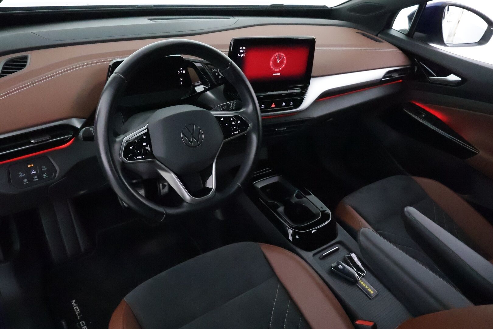 VOLKSWAGEN ID.4 2022 Pro Performance 150 kW **ILP / ACC / Matrix-LED / P.kamera / Navi / Kaistavahti / Nahka-Alcantara** - 2x Latauskaapelit / Merkkihuollettu!