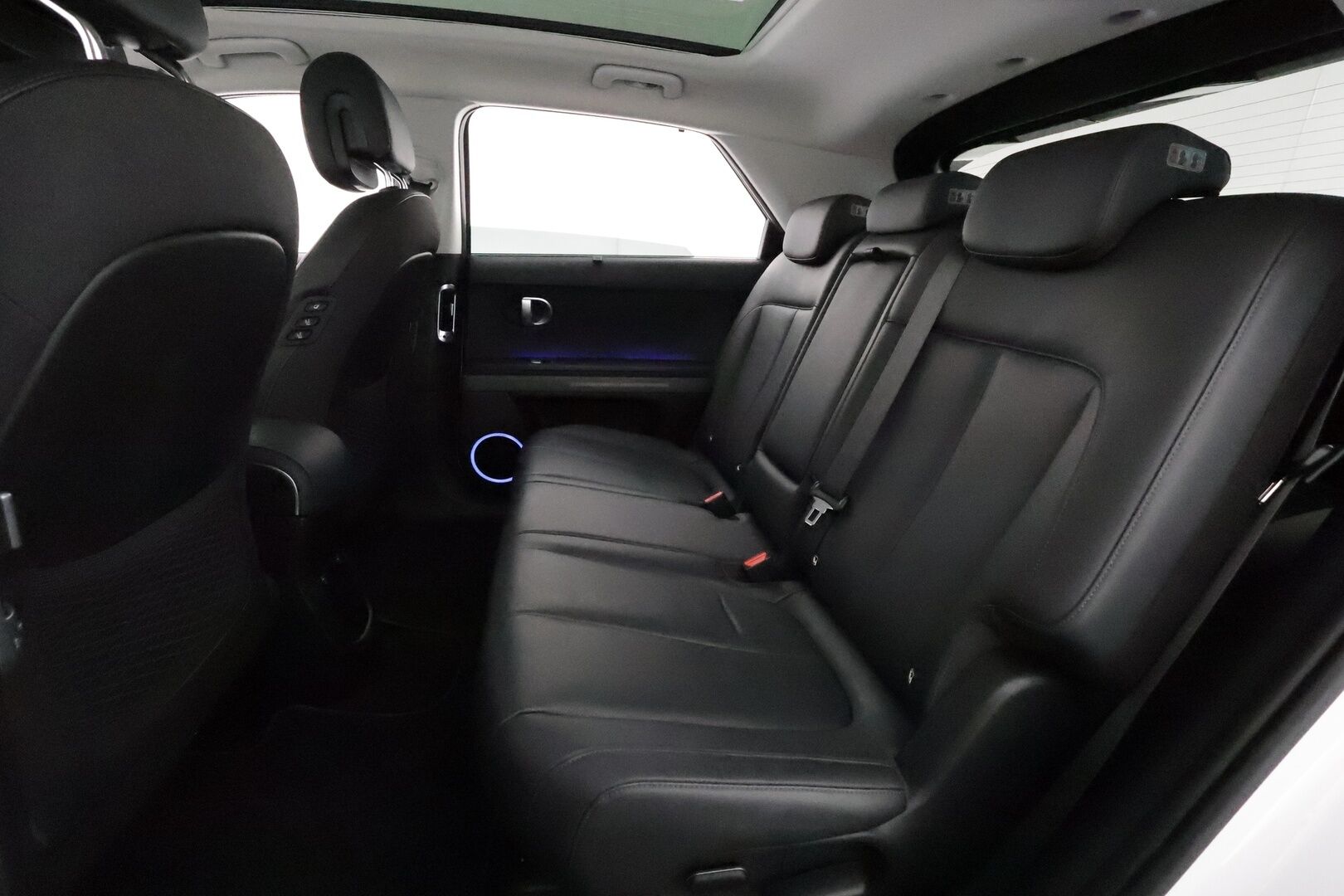 HYUNDAI IONIQ 5 2022 77 kWh 229 hv **ACC / HUD / ILP /  Lasikatto / Bose / 360° / Muistipenkki / Ilmastoidut nahat / Navi / LED** - Akku kuntotarkastettu SoH 96,5% / Merkkihuollettu