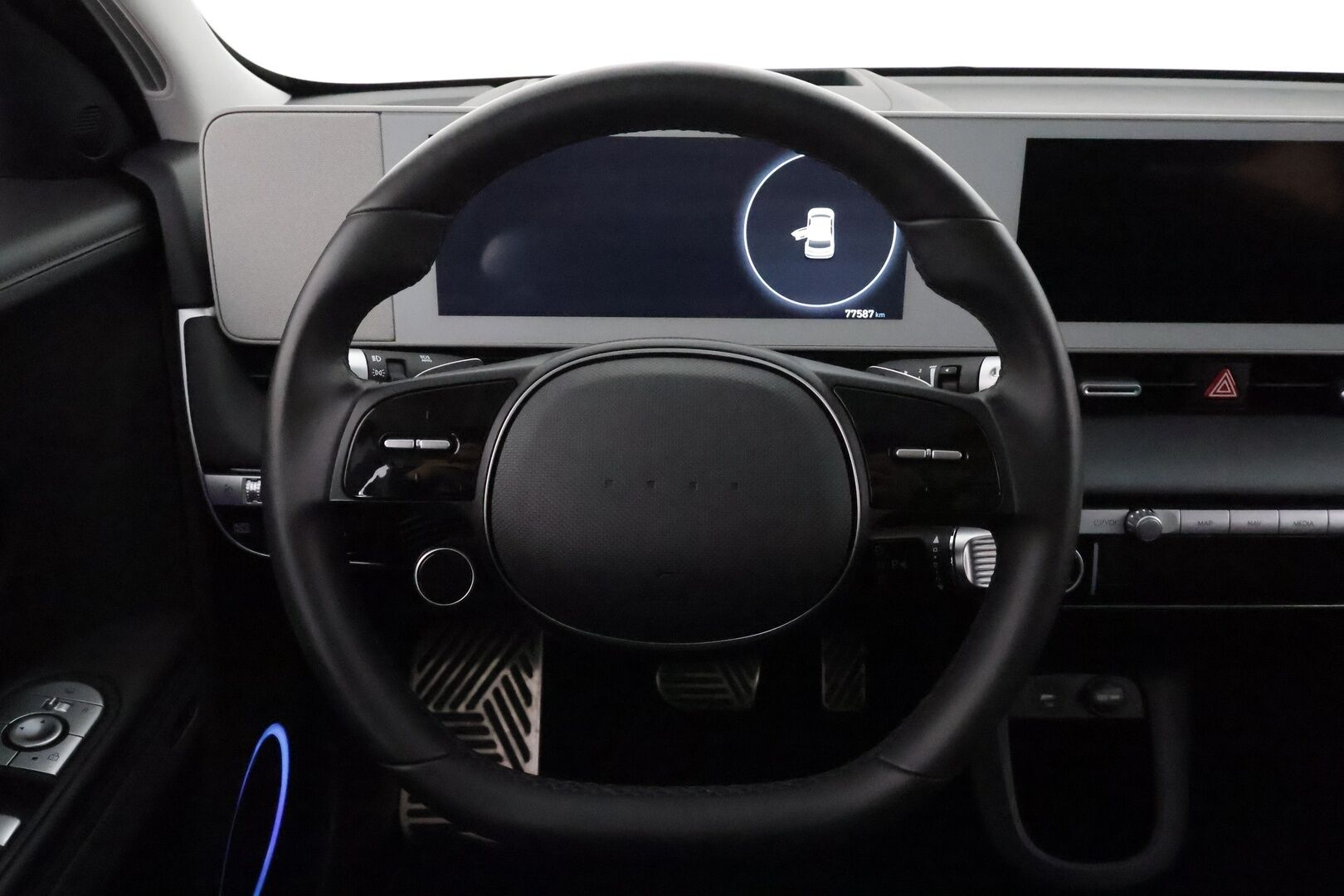 HYUNDAI IONIQ 5 2022 77 kWh 229 hv **ACC / HUD / ILP /  Lasikatto / Bose / 360° / Muistipenkki / Ilmastoidut nahat / Navi / LED** - Akku kuntotarkastettu SoH 96,5% / Merkkihuollettu