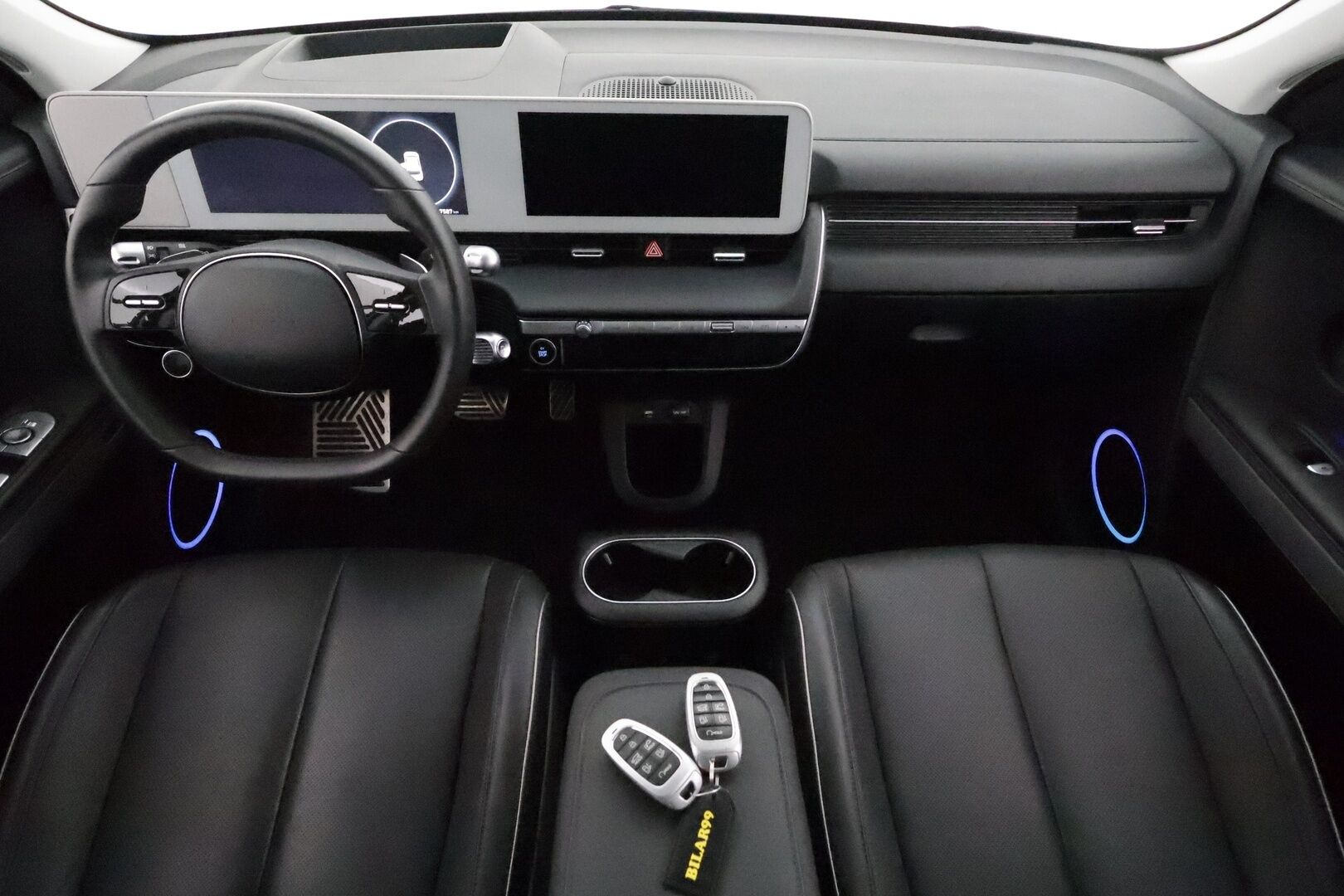 HYUNDAI IONIQ 5 2022 77 kWh 229 hv **ACC / HUD / ILP /  Lasikatto / Bose / 360° / Muistipenkki / Ilmastoidut nahat / Navi / LED** - Akku kuntotarkastettu SoH 96,5% / Merkkihuollettu