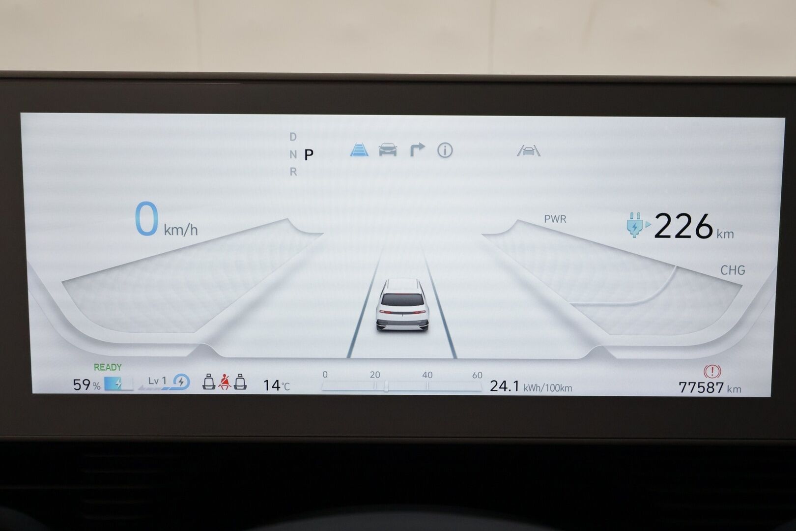 HYUNDAI IONIQ 5 2022 77 kWh 229 hv **ACC / HUD / ILP /  Lasikatto / Bose / 360° / Muistipenkki / Ilmastoidut nahat / Navi / LED** - Akku kuntotarkastettu SoH 96,5% / Merkkihuollettu