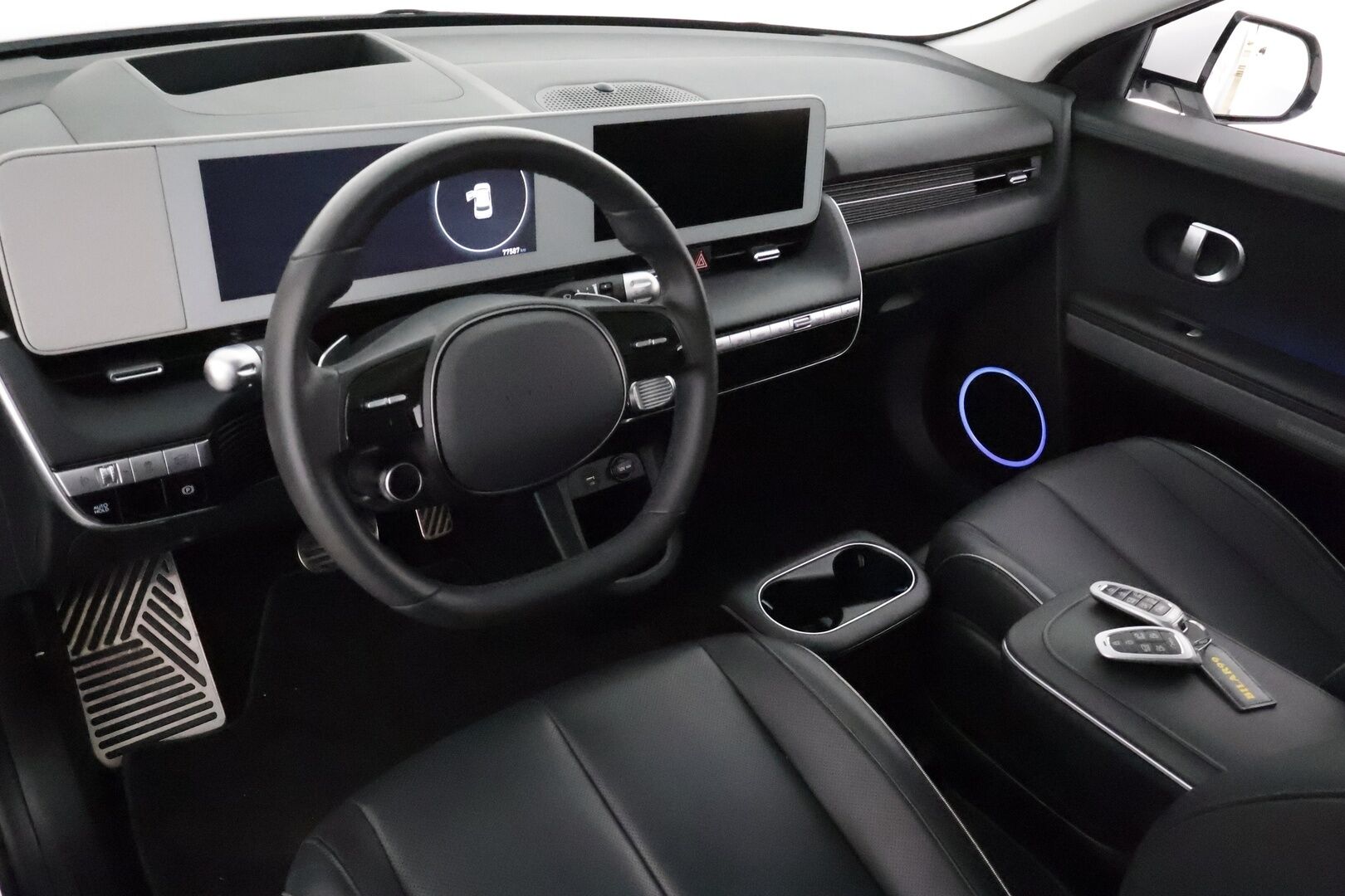 HYUNDAI IONIQ 5 2022 77 kWh 229 hv **ACC / HUD / ILP /  Lasikatto / Bose / 360° / Muistipenkki / Ilmastoidut nahat / Navi / LED** - Akku kuntotarkastettu SoH 96,5% / Merkkihuollettu