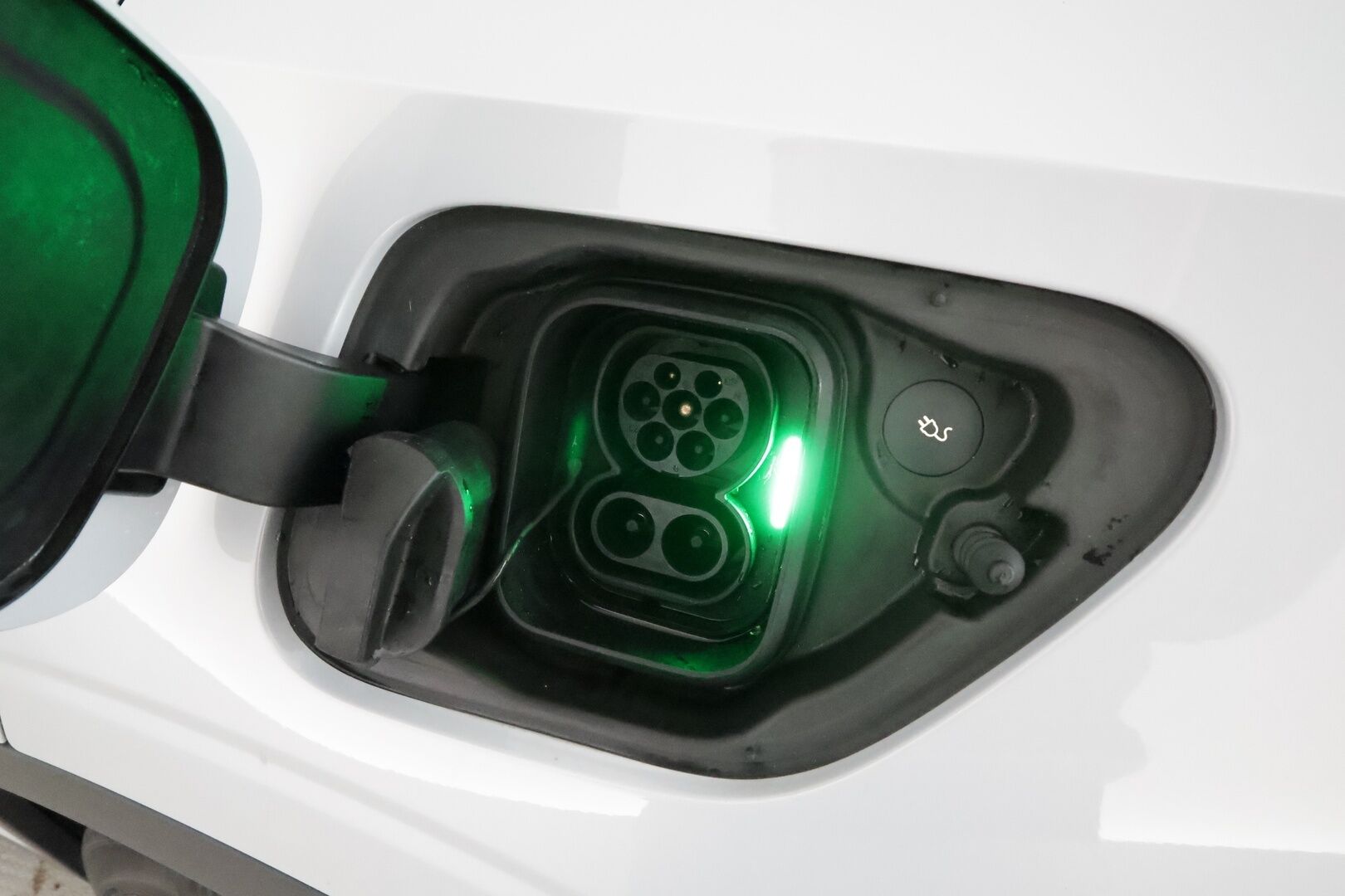POLESTAR 2 2024 Long range Dual motor Performance, 350kW, 82kWh - 3,99 % KORKOTARJOUS TÄHÄN AUTOON 23.9. ASTI! - Pilot&Plus / Lämpöpumppu / Harman&Kardon / Lasikatto / 360-Kamera / Pixel LED / Facelift / Upea / Juuri tullut Tampereelle!