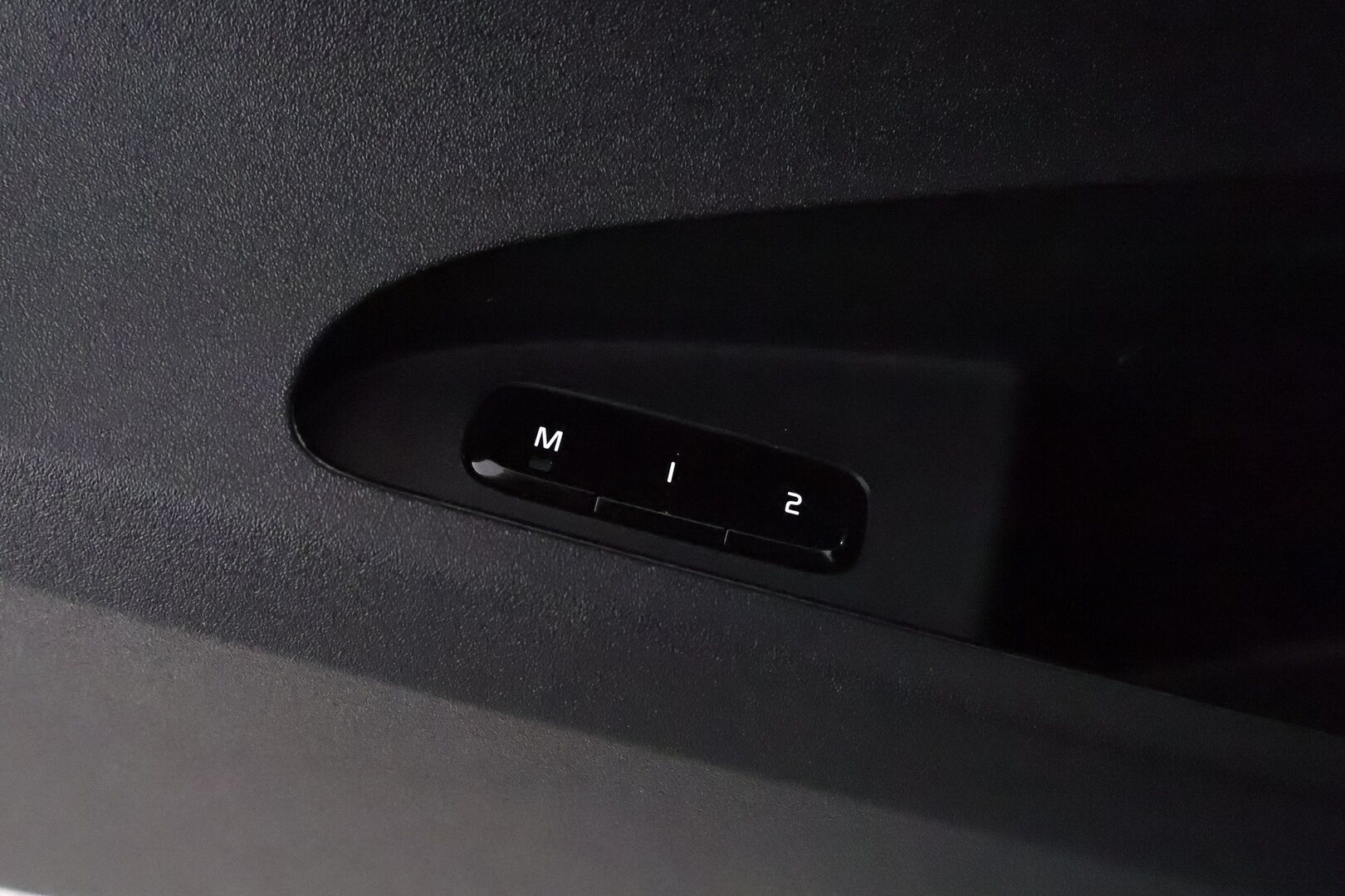POLESTAR 2 2024 Long range Dual motor Performance, 350kW, 82kWh - 3,99 % KORKOTARJOUS TÄHÄN AUTOON 23.9. ASTI! - Pilot&Plus / Lämpöpumppu / Harman&Kardon / Lasikatto / 360-Kamera / Pixel LED / Facelift / Upea / Juuri tullut Tampereelle!