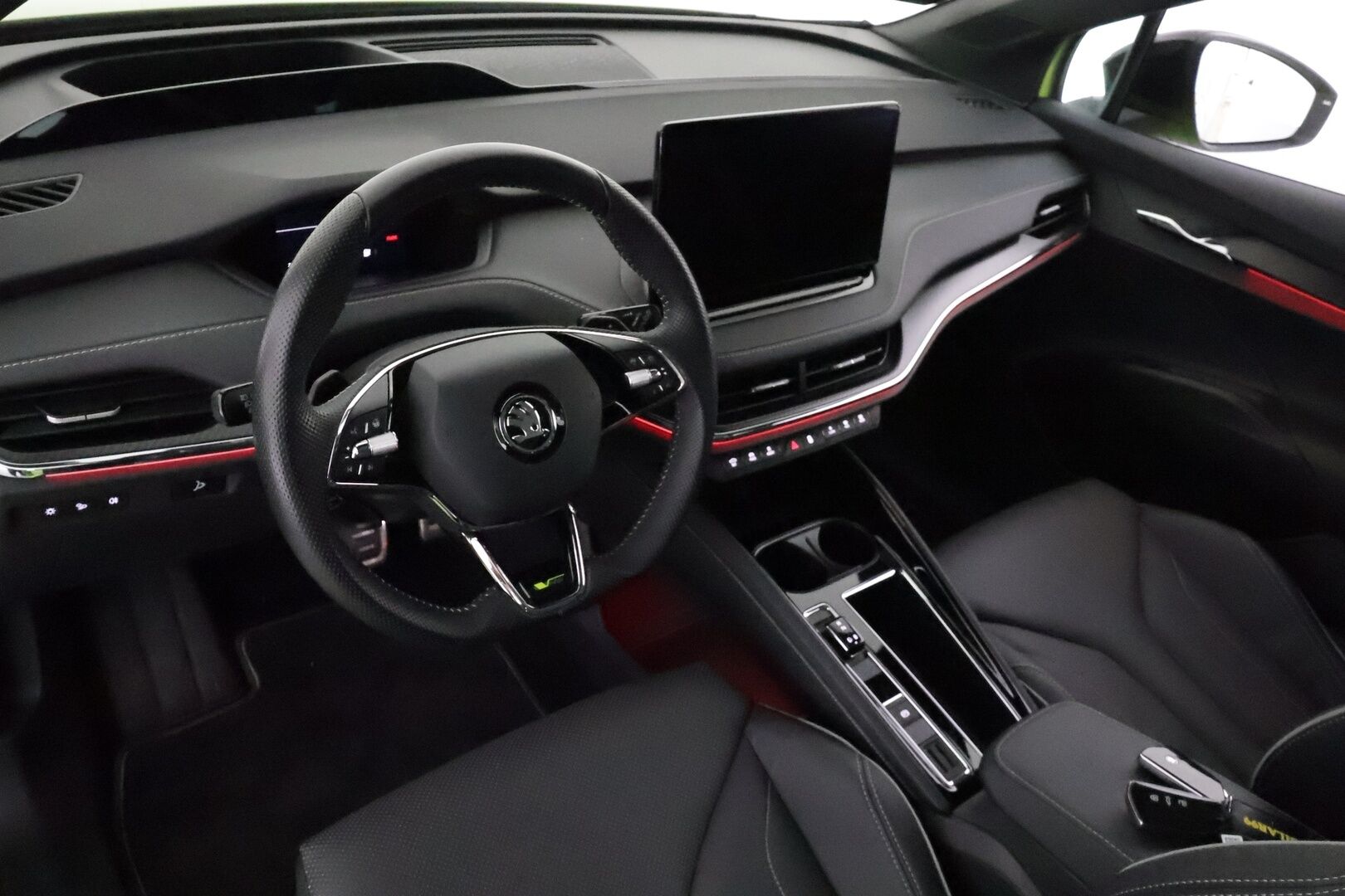 SKODA ENYAQ 2023 80x 4x4 RS iV * Lämpöpumppu / Canton / HUD / Lasikatto / Matrix LED / Vetokoukku / Hierova Muistipenkki / Navi - 3,99 % KORKOTARJOUS TÄHÄN AUTOON 23.9. ASTI! - Merkkihuollettu / Erikoisväri / Akku kuntotarkastettu / Travel Assist / Supervarusteet!