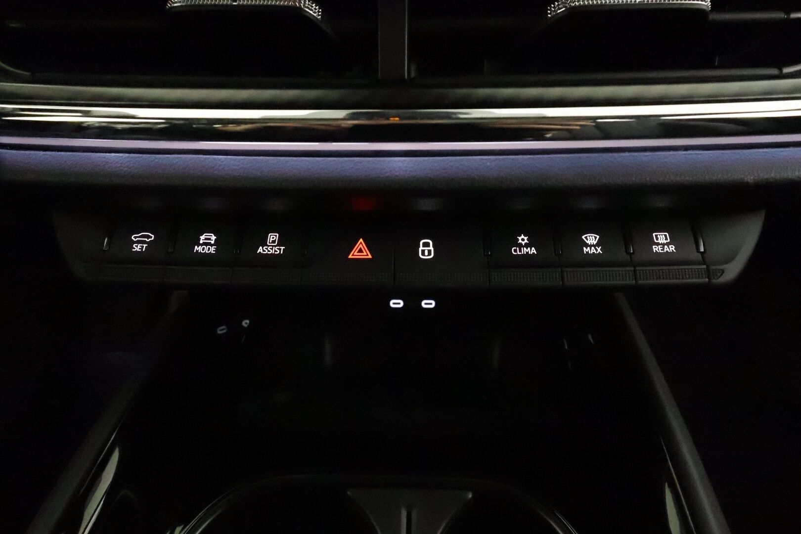 SKODA ENYAQ 2023 80x 4x4 RS iV * Lämpöpumppu / Canton / HUD / Lasikatto / Matrix LED / Vetokoukku / Hierova Muistipenkki / Navi - 3,99 % KORKOTARJOUS TÄHÄN AUTOON 23.9. ASTI! - Merkkihuollettu / Erikoisväri / Akku kuntotarkastettu / Travel Assist / Supervarusteet!