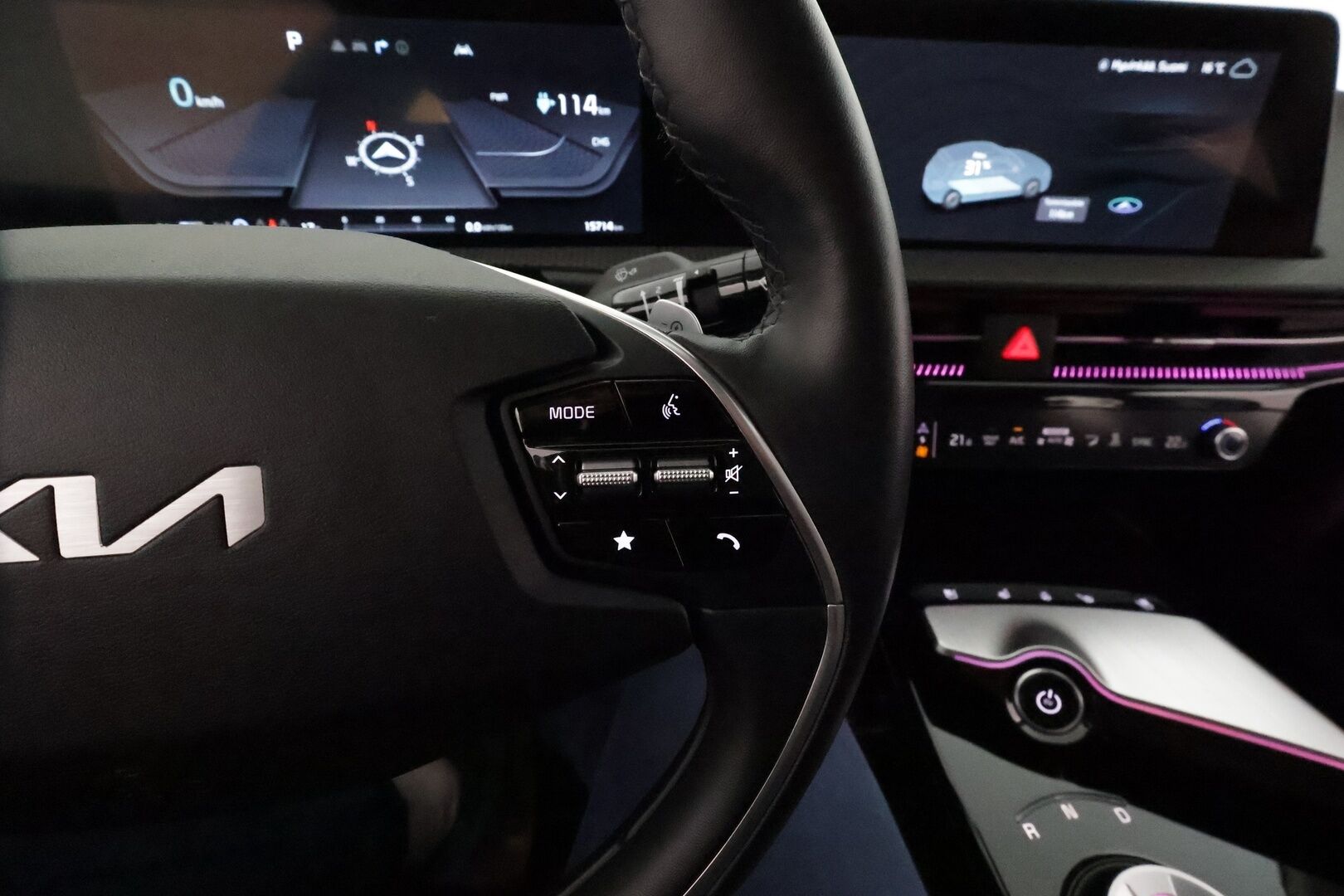 KIA EV6 2023 77,4kWh RWD **ACC / HUD / Meridian / 360° / ILP / Muistipenkki / Ilmastoidut nahat / Navi / LED** - ALV / Merkkihuollettu / Akku kuntotarkastettu / Huippu varusteet! - Osta nyt, maksa vasta ensi vuonna