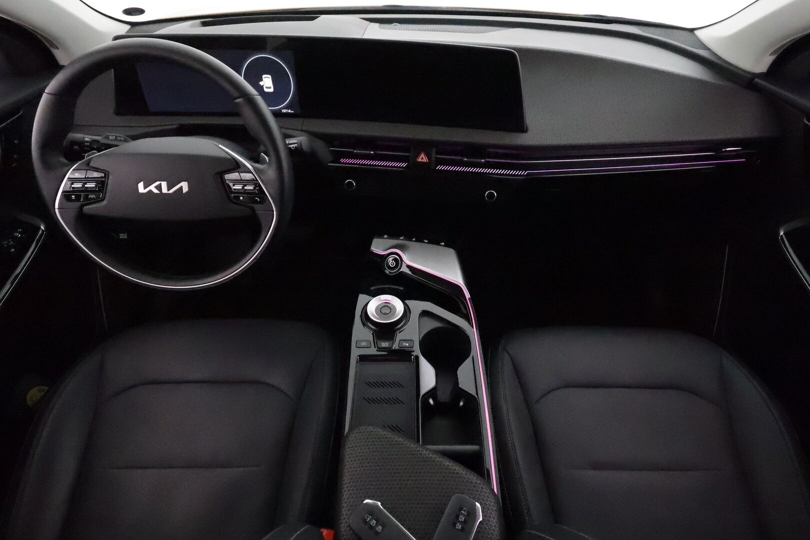 KIA EV6 2023 77,4kWh RWD **ACC / HUD / Meridian / 360° / ILP / Muistipenkki / Ilmastoidut nahat / Navi / LED** - ALV / Merkkihuollettu / Akku kuntotarkastettu / Huippu varusteet! - Osta nyt, maksa vasta ensi vuonna