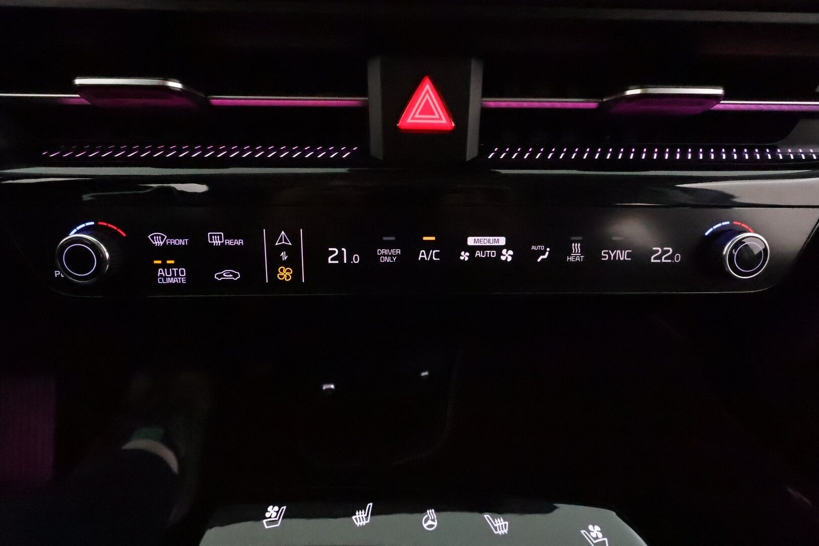 KIA EV6 2023 77,4kWh RWD **ACC / HUD / Meridian / 360° / ILP / Muistipenkki / Ilmastoidut nahat / Navi / LED** - ALV / Merkkihuollettu / Akku kuntotarkastettu / Huippu varusteet!