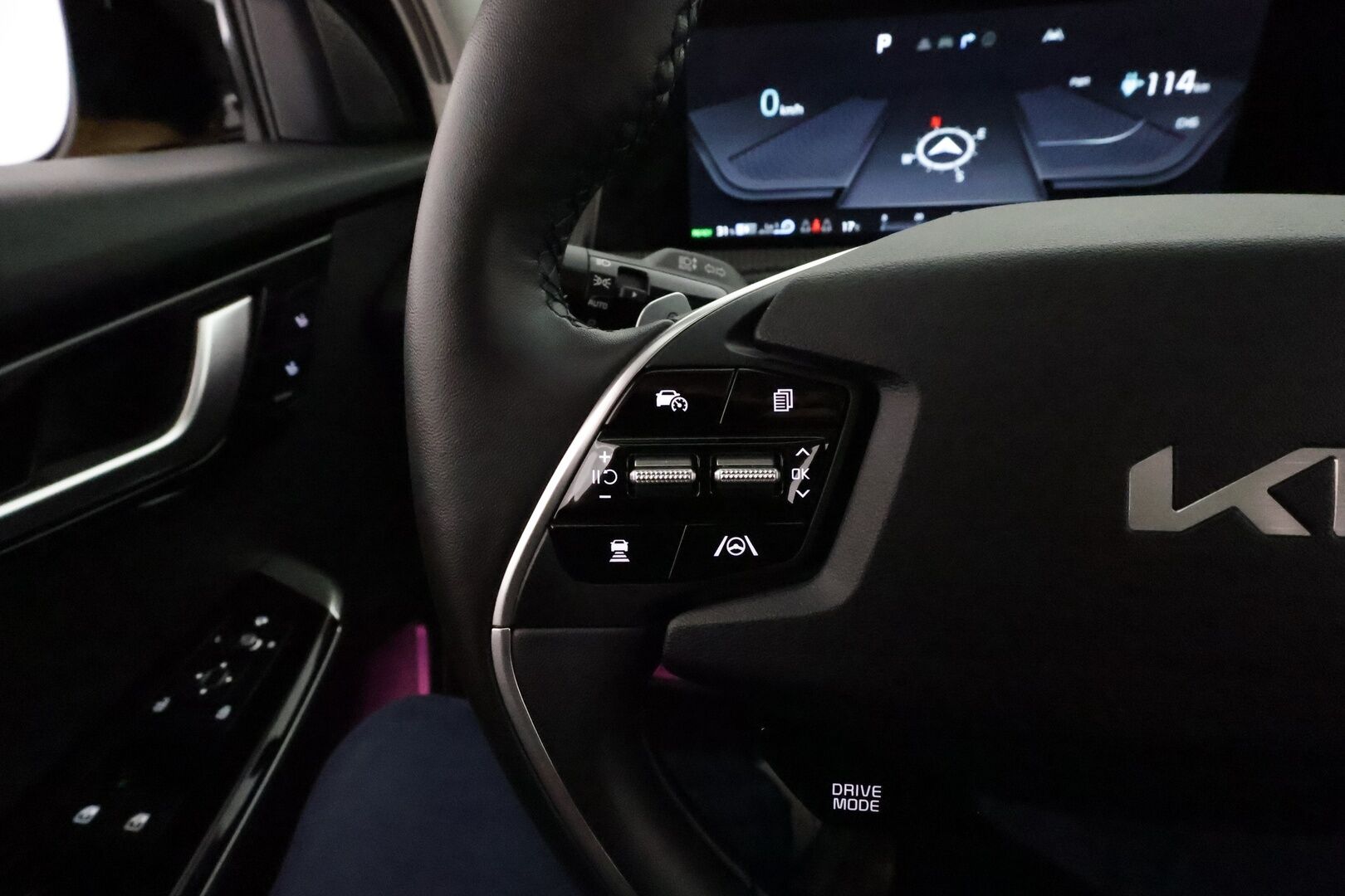 KIA EV6 2023 77,4kWh RWD **ACC / HUD / Meridian / 360° / ILP / Muistipenkki / Ilmastoidut nahat / Navi / LED** - ALV / Merkkihuollettu / Akku kuntotarkastettu / Huippu varusteet! - Osta nyt, maksa vasta ensi vuonna