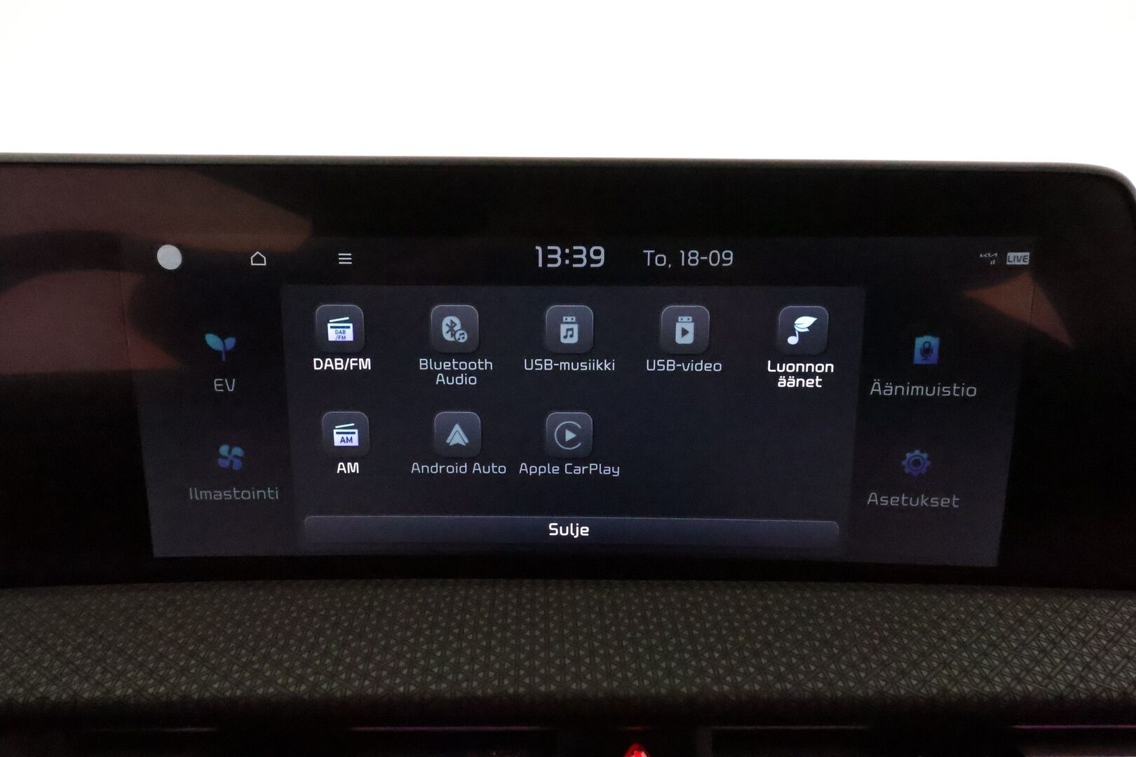 KIA EV6 2023 77,4kWh RWD **ACC / HUD / Meridian / 360° / ILP / Muistipenkki / Ilmastoidut nahat / Navi / LED** - ALV / Merkkihuollettu / Akku kuntotarkastettu / Huippu varusteet! - Osta nyt, maksa vasta ensi vuonna