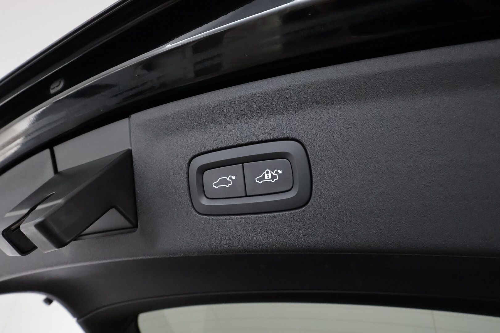 POLESTAR 2 2022 Long Range Dual Motor, 300kW, 78kWh *ACC / 360° / H&K / Muistipenkki / Lasikatto / LED / Navi / ILP* - Kahdet renkaat aluvanteilla / Merkkihuollettu