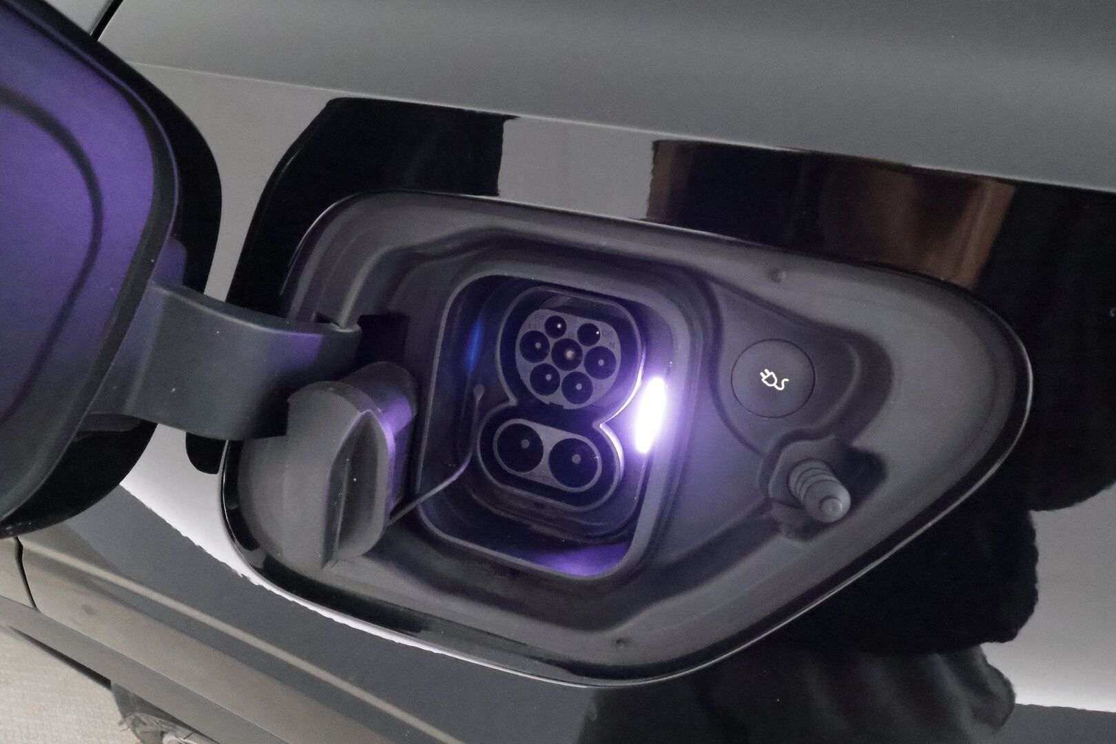 POLESTAR 2 2022 Long Range Dual Motor, 300kW, 78kWh *ACC / 360° / H&K / Muistipenkki / Lasikatto / LED / Navi / ILP* - Kahdet renkaat aluvanteilla / Merkkihuollettu