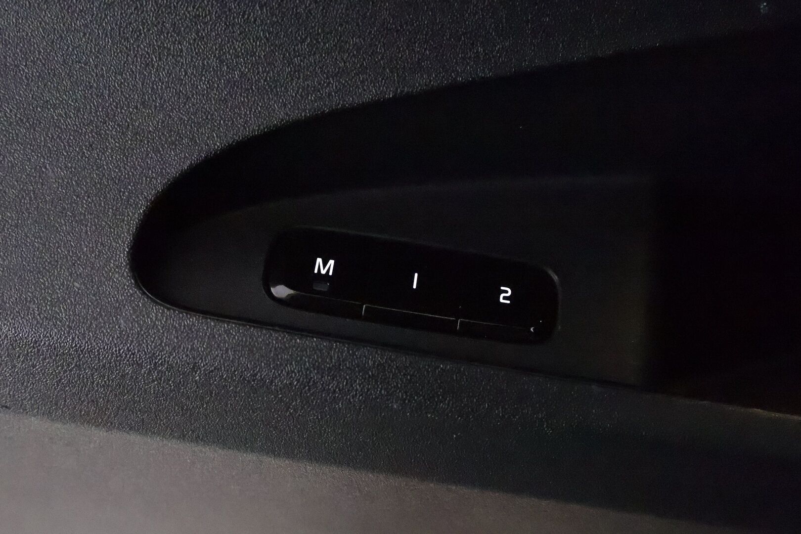 POLESTAR 2 2022 Long Range Dual Motor, 300kW, 78kWh *ACC / 360° / H&K / Muistipenkki / Lasikatto / LED / Navi / ILP* - Kahdet renkaat aluvanteilla / Merkkihuollettu