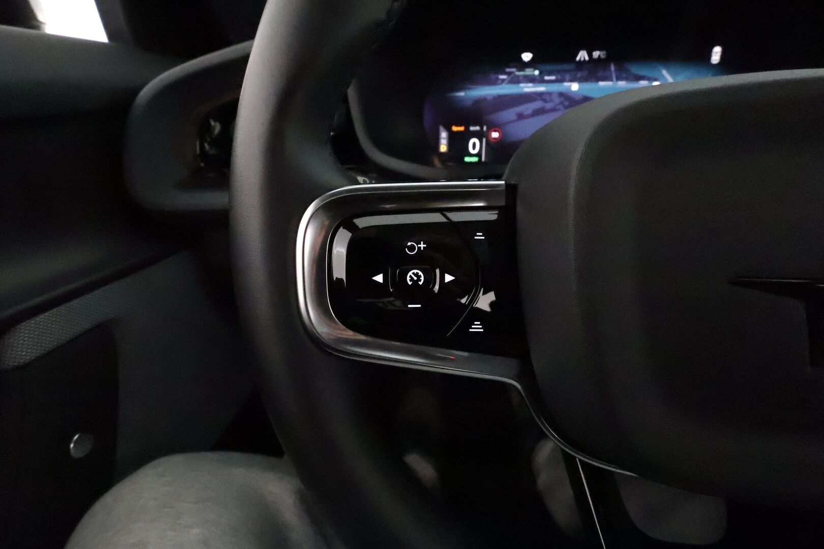 POLESTAR 2 2022 Long Range Dual Motor, 300kW, 78kWh *ACC / 360° / H&K / Muistipenkki / Lasikatto / LED / Navi / ILP* - Kahdet renkaat aluvanteilla / Merkkihuollettu