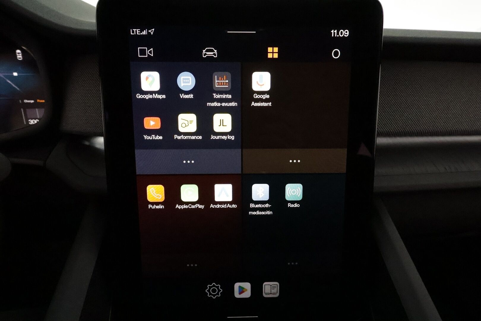 POLESTAR 2 2022 Long Range Dual Motor, 300kW, 78kWh *ACC / 360° / H&K / Muistipenkki / Lasikatto / LED / Navi / ILP* - Tulossa Turkuun / Akku kuntotarkastettu / Kahdet renkaat aluvanteilla / Merkkihuollettu