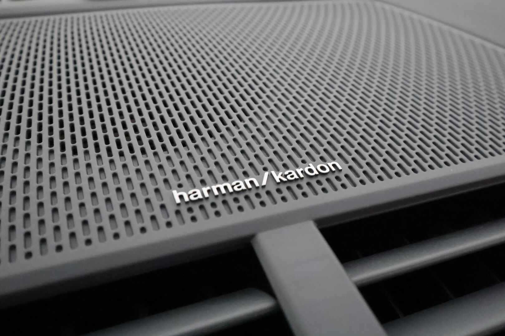 POLESTAR 2 2022 Long Range Dual Motor, 300kW, 78kWh *ACC / 360° / H&K / Muistipenkki / Lasikatto / LED / Navi / ILP* - Kahdet renkaat aluvanteilla / Merkkihuollettu