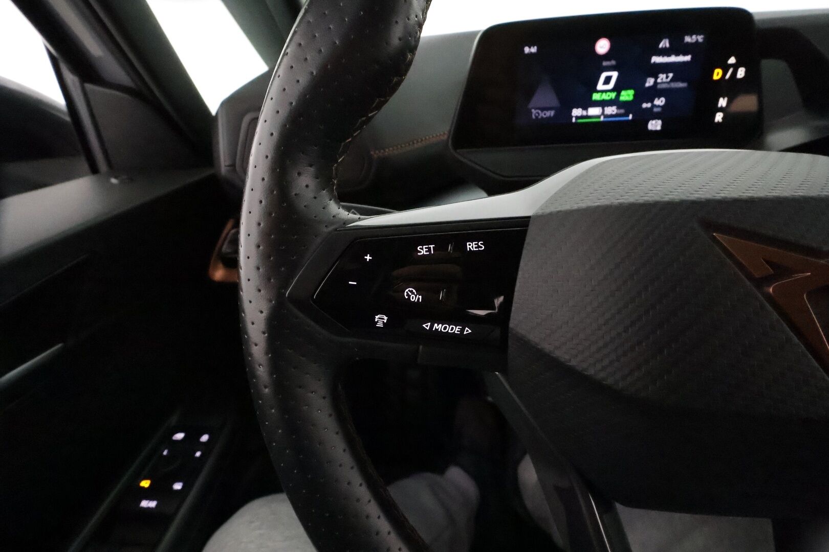 CUPRA BORN 2022 150 kW 58 kWh *Lämpöpumppu / Adapt.vakkari / P.kamera / LED / Keyless / Sporttipenkit / Apple&Android*